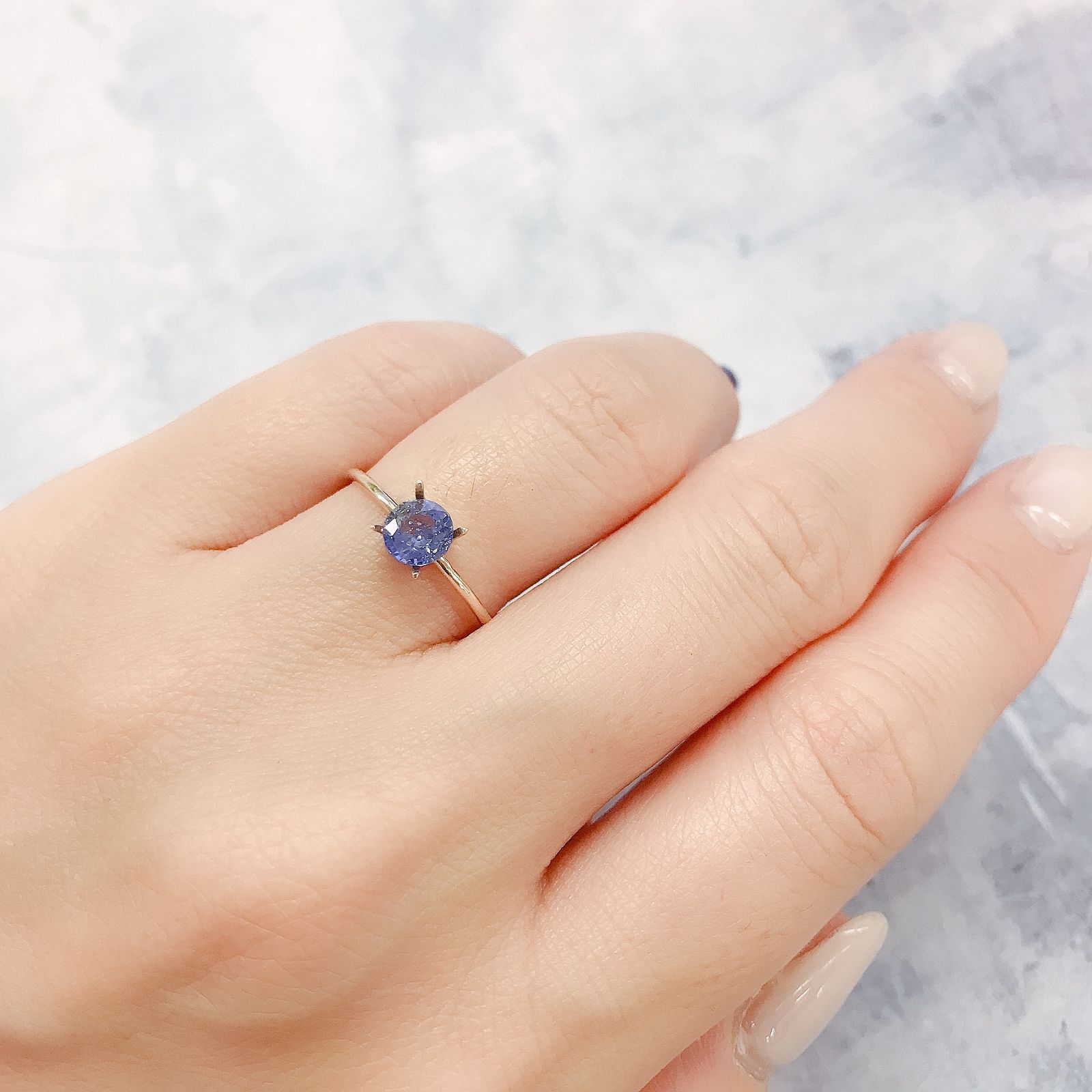 アイスブルーサファイア(宝石名サファイア)スリランカ/マダガスカル産 0.77ct 識別済[220515956]5.3x5.2mm前後