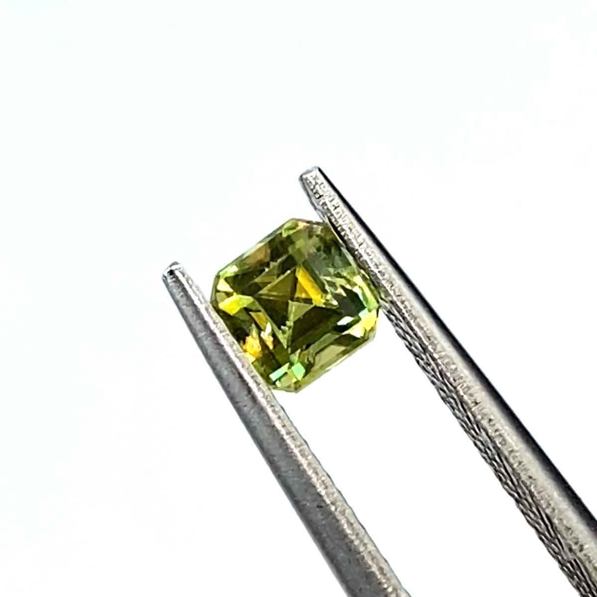 優美堂 バナジウムスフェーン スクエアカット 0.53ct 激安定番から人気