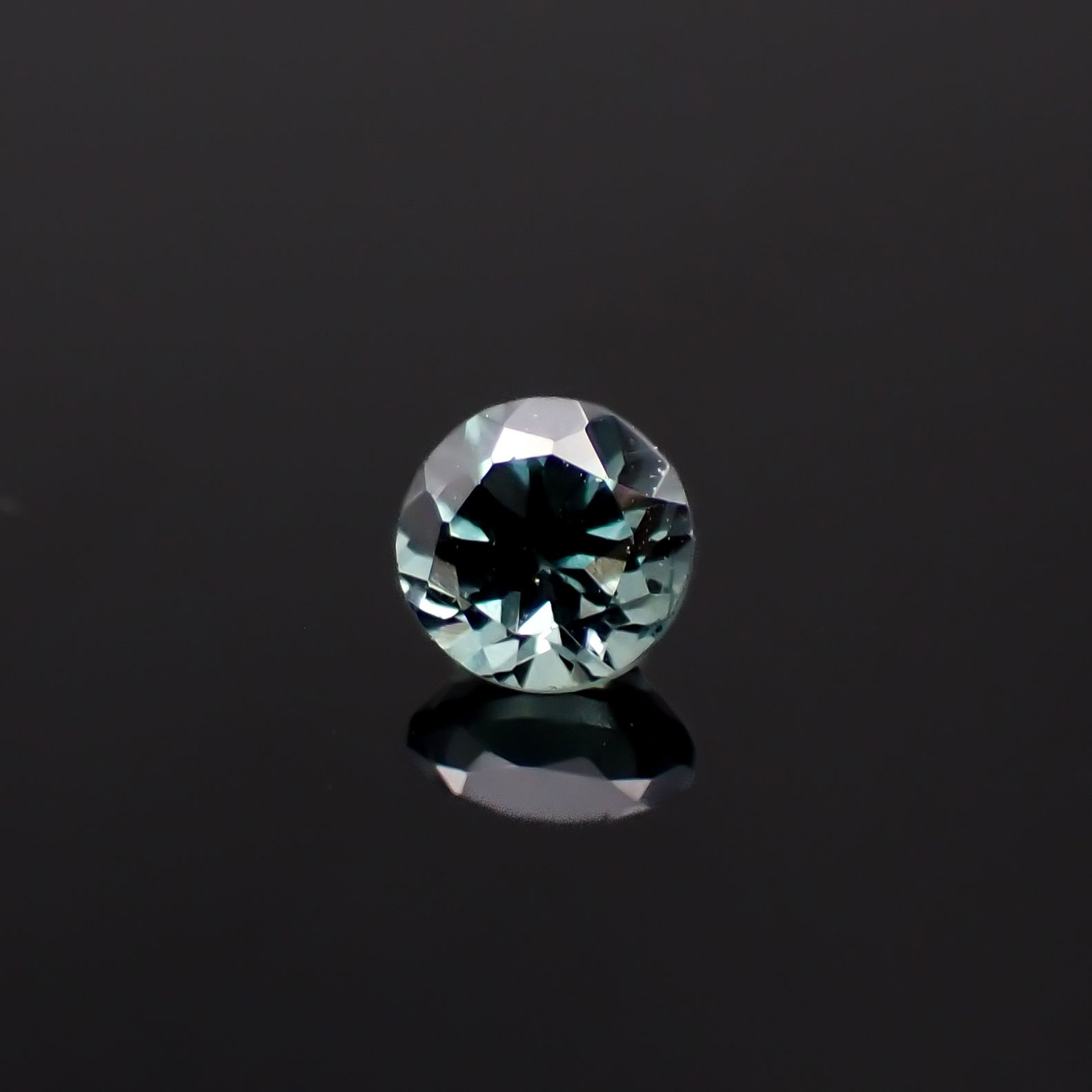カラーチェンジガーネット アレキタイプ マダガスカル・ベキリー産 0.27ct[231224757]3.6x3.6mm前後