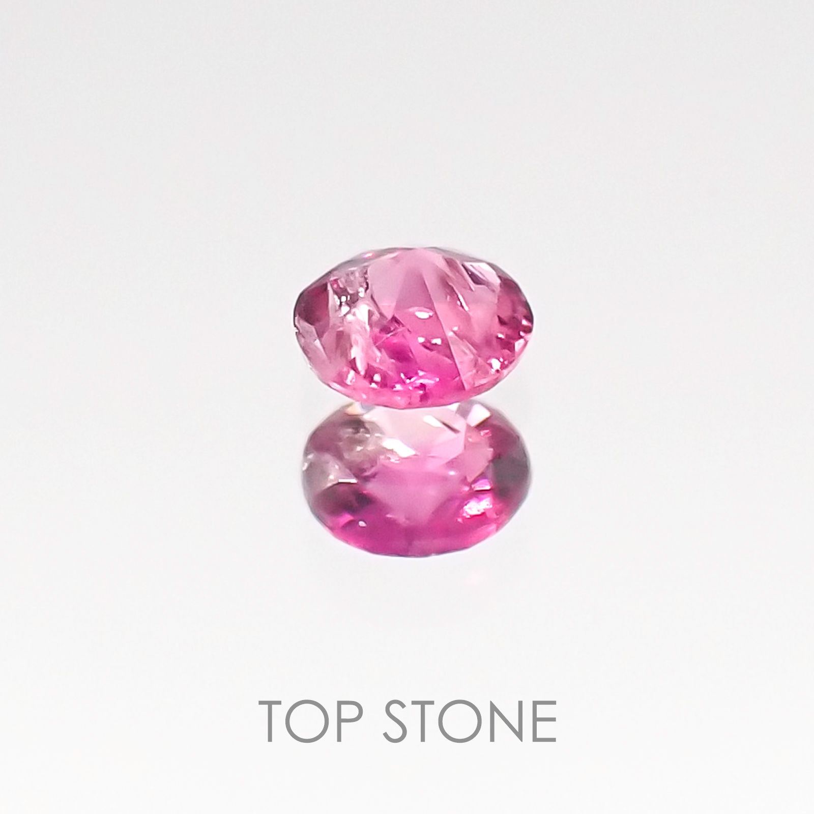 レッドベリル アメリカ・ユタ州産 ルース 0.06ct[20107034]2.7×2.6mm前後