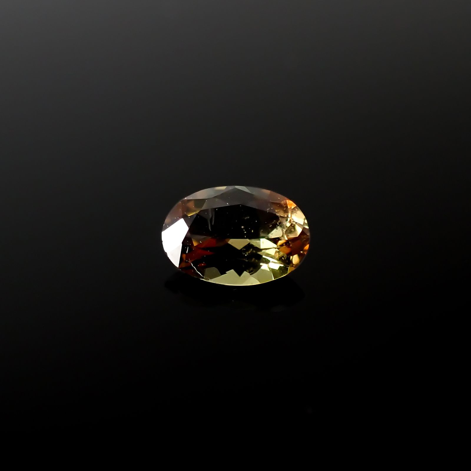 バイカラーアンダリュサイト スリランカ/マダガスカル産 0.61ct[240226144]6.7x4.7mm前後