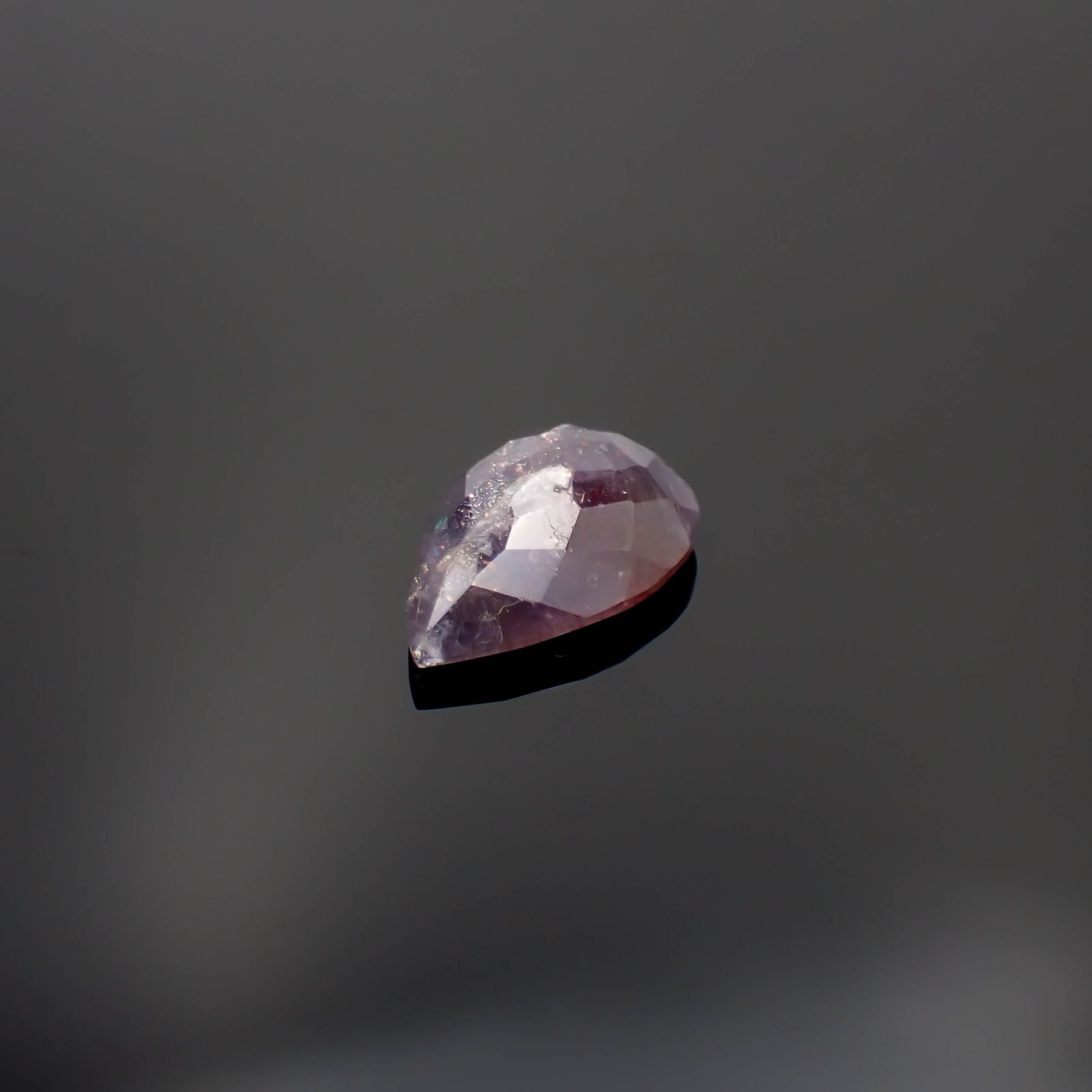 ブラッドショットアイオライト インド産 6.85ct[230622541]18.3x12.1mm前後