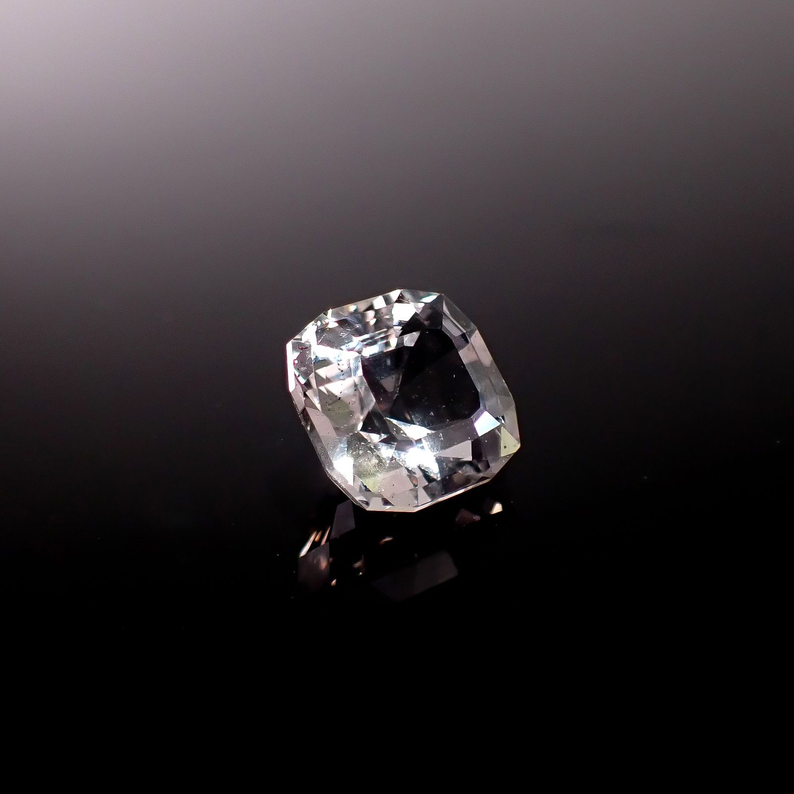 ティンカーベルクォーツ ブラジル産 4.79ct / 10.2x9.8mm前後 [260131525]
