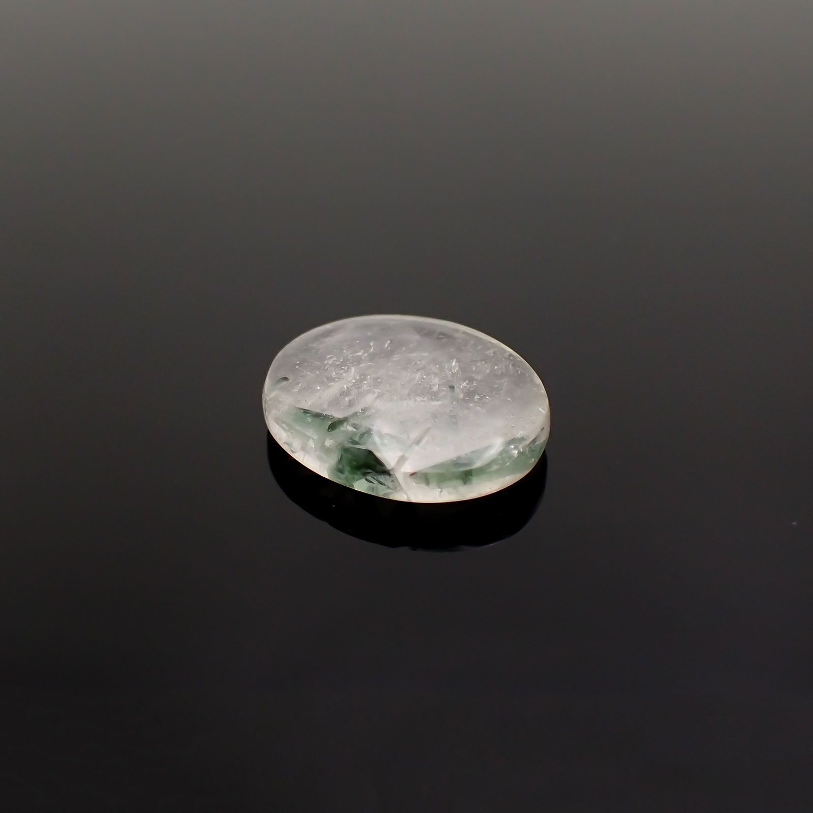 グリーントルマリンインクォーツ ブラジル・ミナスジェライス州産 10.78ct / 18.6x15mm前後 [221018313]