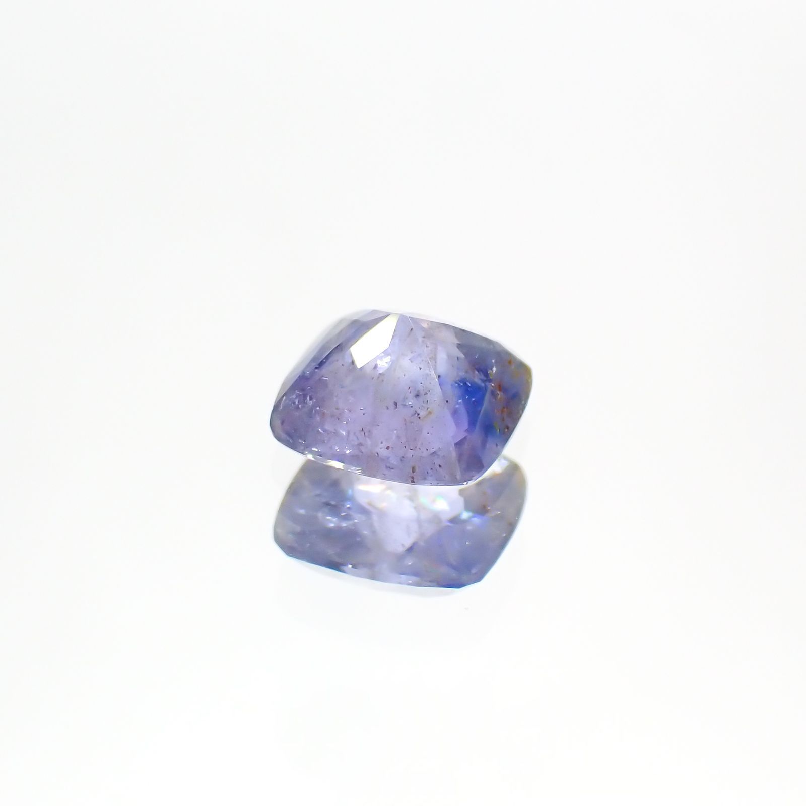 ジェレメジェバイト(宝石名エレメージェバイト)ナミビア産 0.517ct ソ付(彩珠)[220717076]5.1x5mm前後