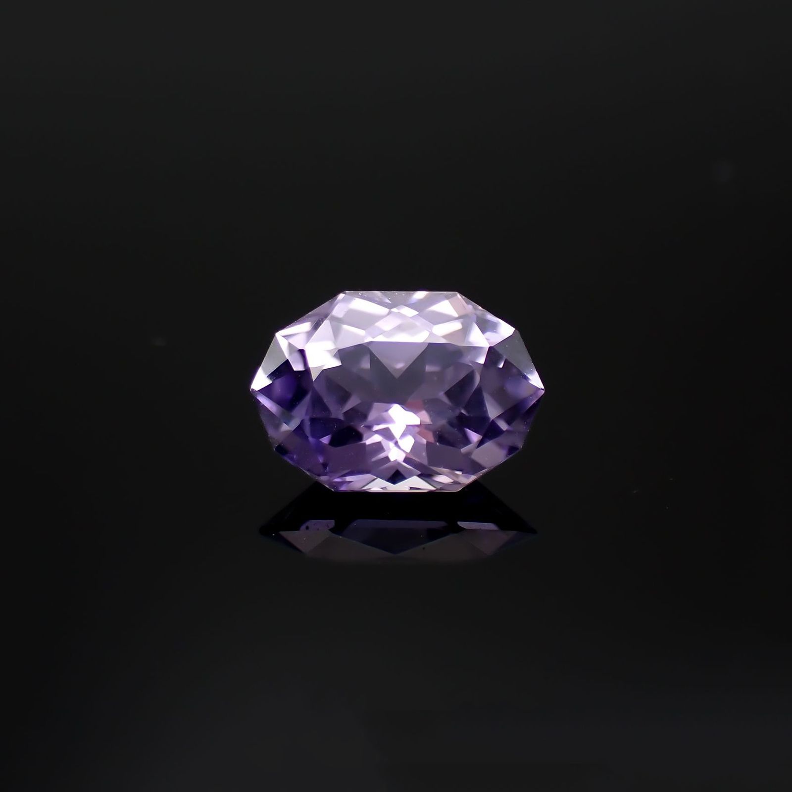 ◇カスタムカット◇ラベンダーサファイア(宝石名サファイア)スリランカ/マダガスカル産 1.24ct 識別済[250817460]7.8x5.5mm前後