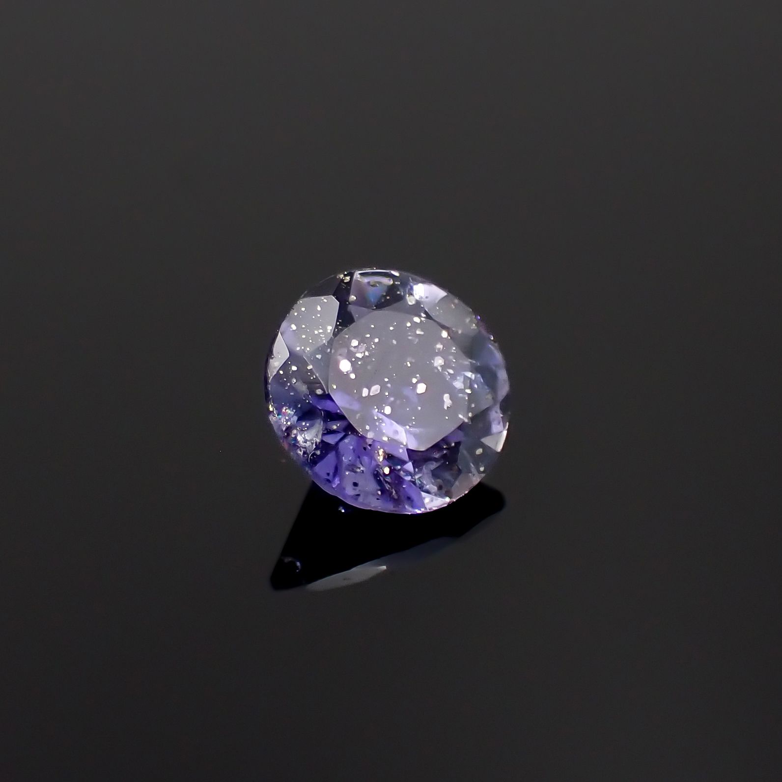 アイオライトサンストーン インド/ブラジル産 0.59ct[230923329]6x5.9mm前後