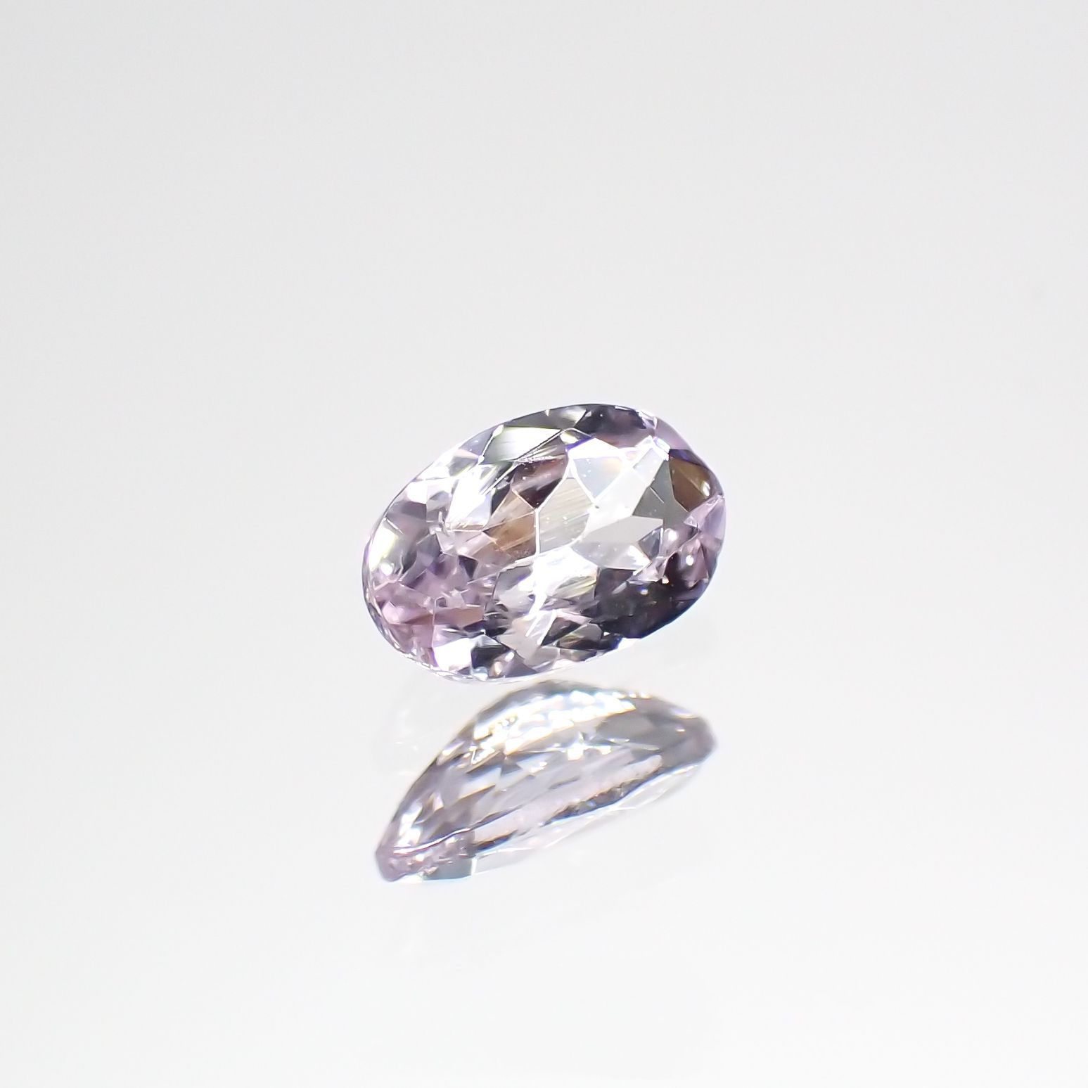 ピンクゾイサイト(宝石名ピンク・ゾイサイト)タンザニア産 0.23ct 識別済[220115051]4.8x3.1mm前後