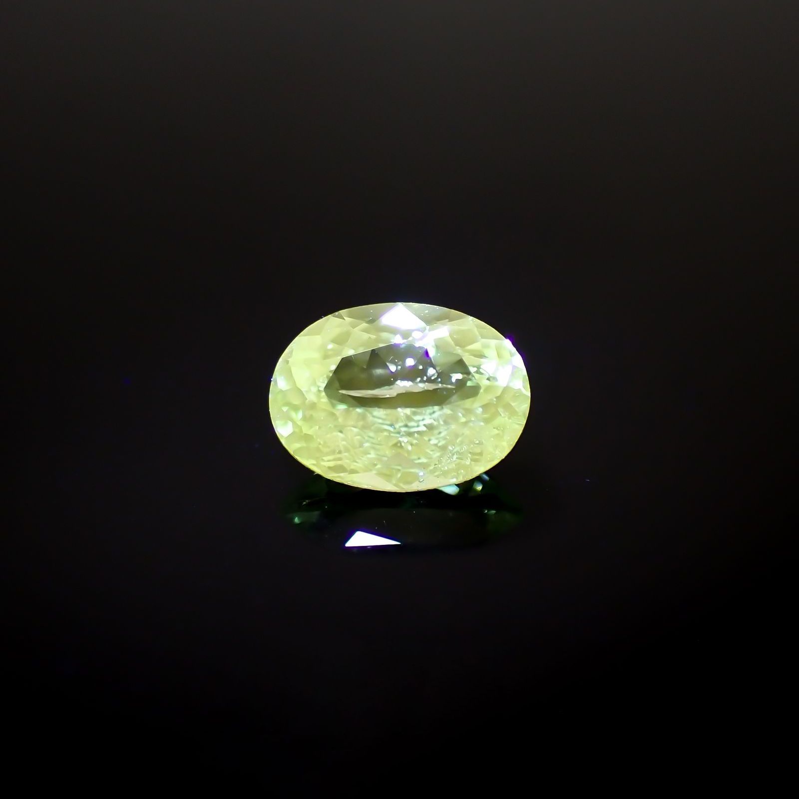 バナジウムコーネルピン(宝石名コーネルピン)タンザニア・タンガ州産 識別済 0.63ct / 6.4x4.7mm前後 [220716760]