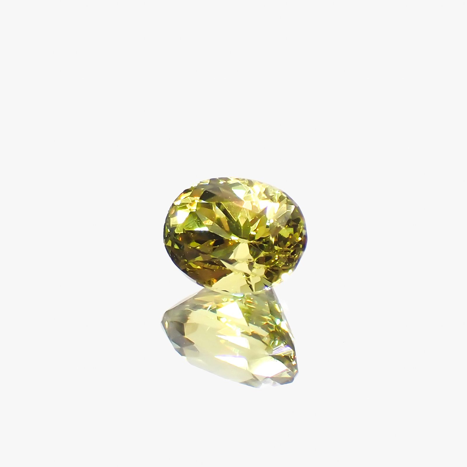 マリガーネット(宝石名グロッシュラー アンドラダイト・ガーネット)マリ共和国産 0.69ct 識別済[231124327]5.7x4.3mm前後