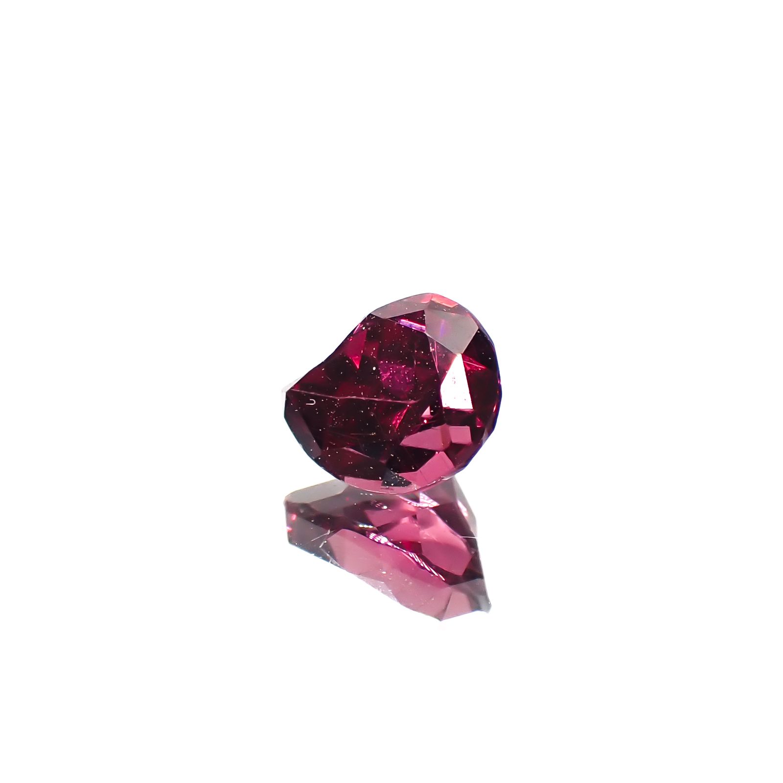 ◇カスタムカット◇パイロープアルマンディンガーネット モザンビーク産 0.84ct[240928953]6.1x5mm前後