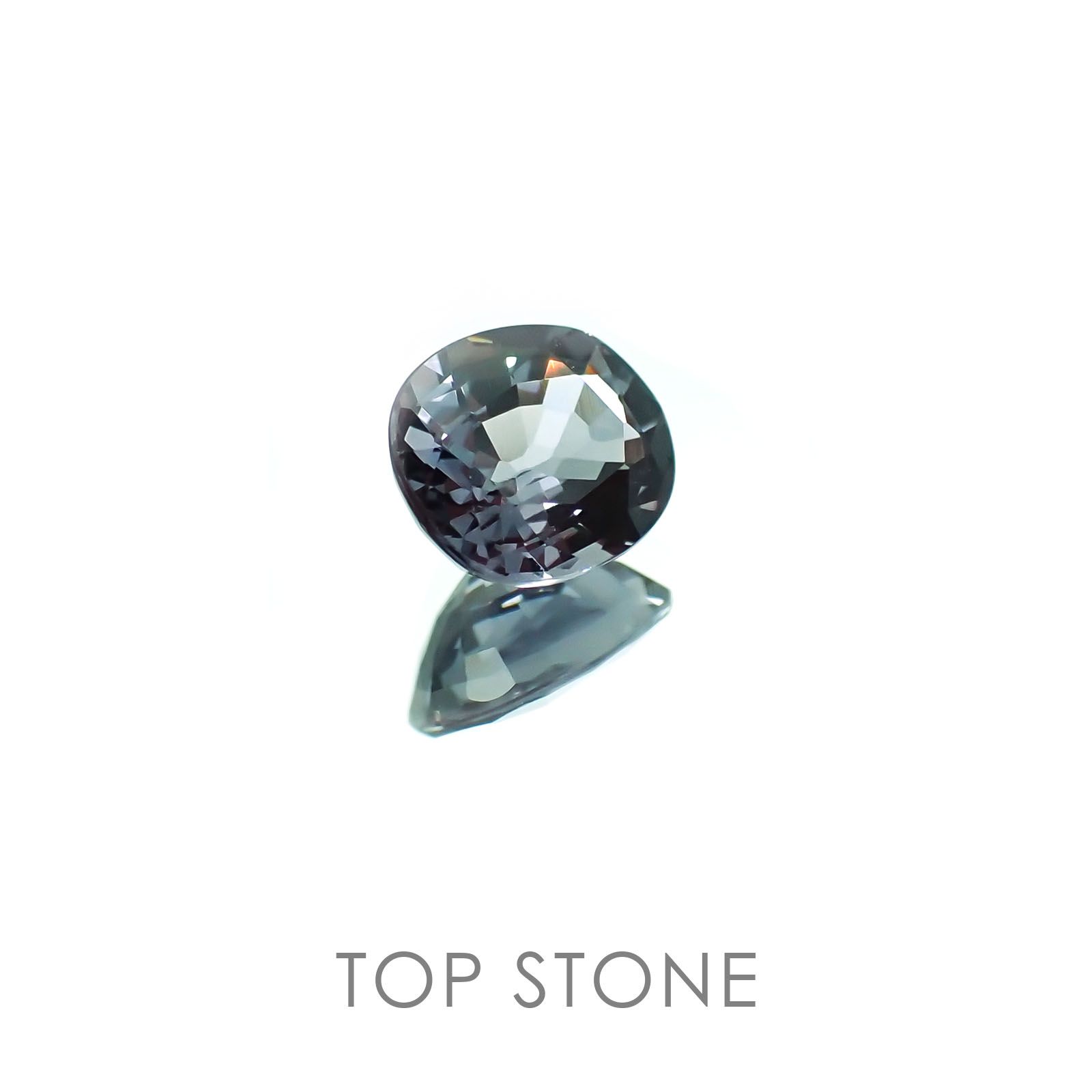 カラーチェンジガーネット(アレキタイプ) マダガスカル・ベキリー産 ルース 0.58ct[20117351]5.5×4.7mm前後