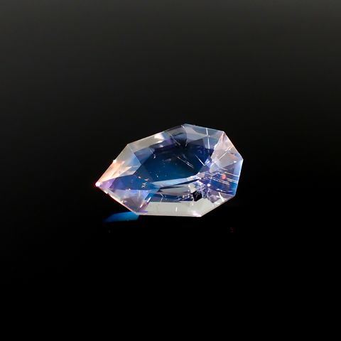 ◇カスタムカット◇レインボームーンストーン マダガスカル産 1.85ct[230923432]11.3x7.4mm前後