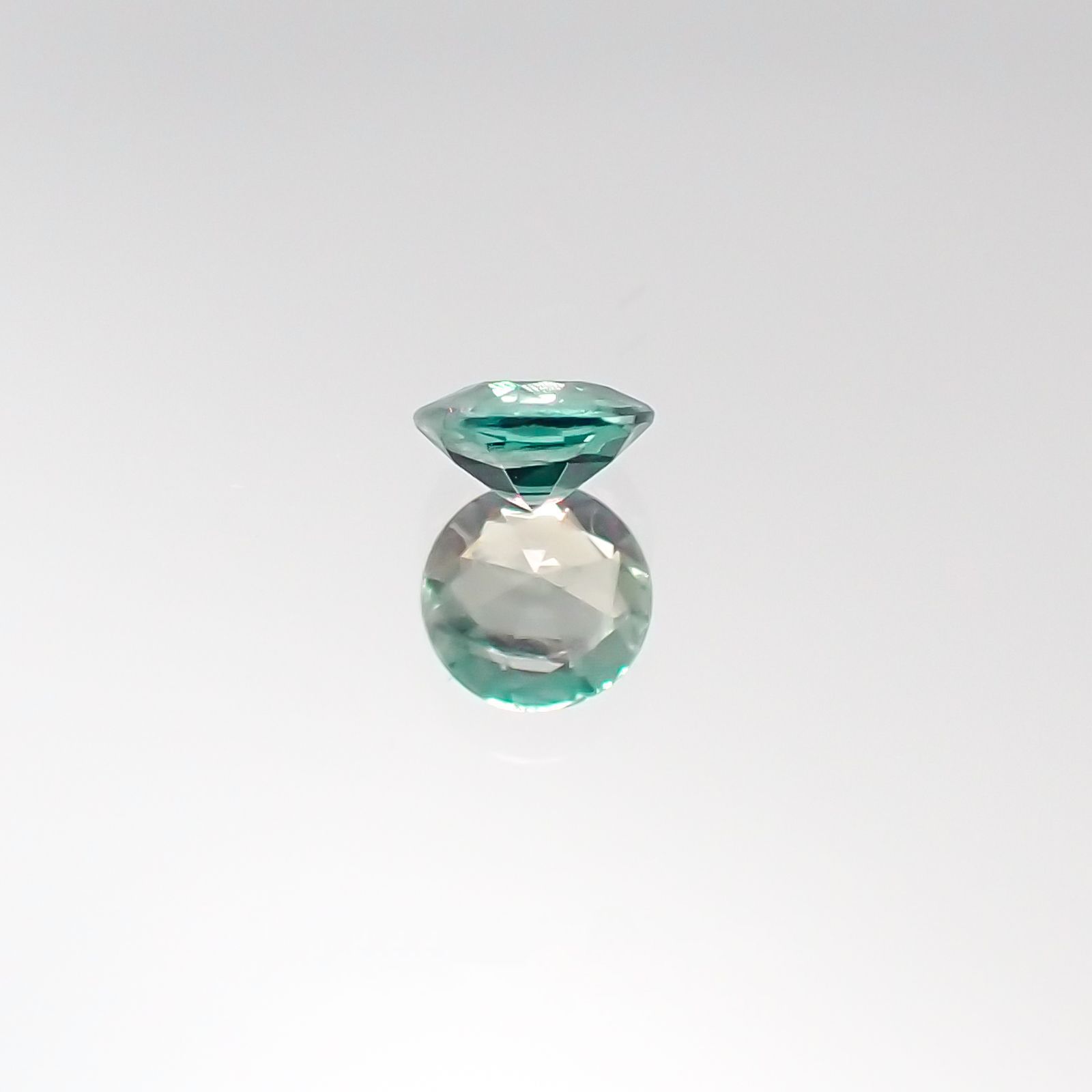 アレキサンドライト ブラジル産 ルース 0.19ct[20095543]3.7×3.7mm前後