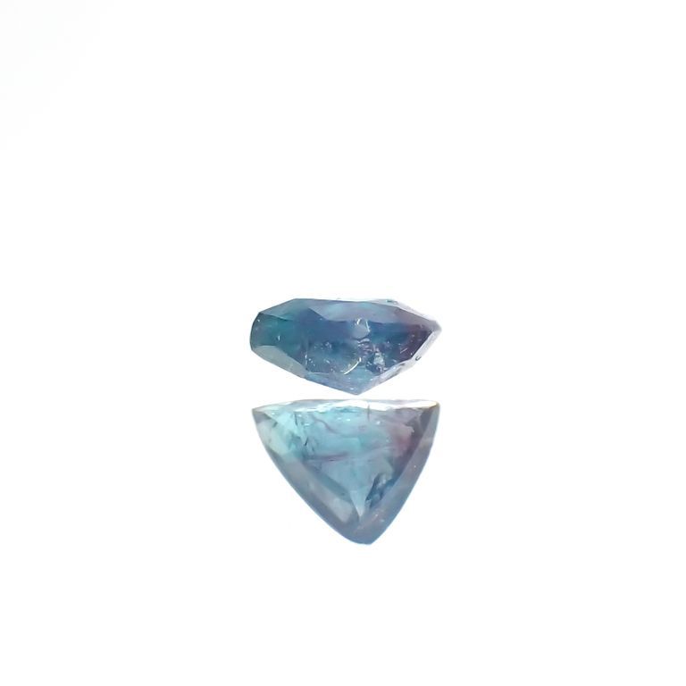バイカラーパライバトルマリン 非加熱 ブラジル・バターリャ鉱山産 0.18ct[230220467]3.6x4.2mm前後