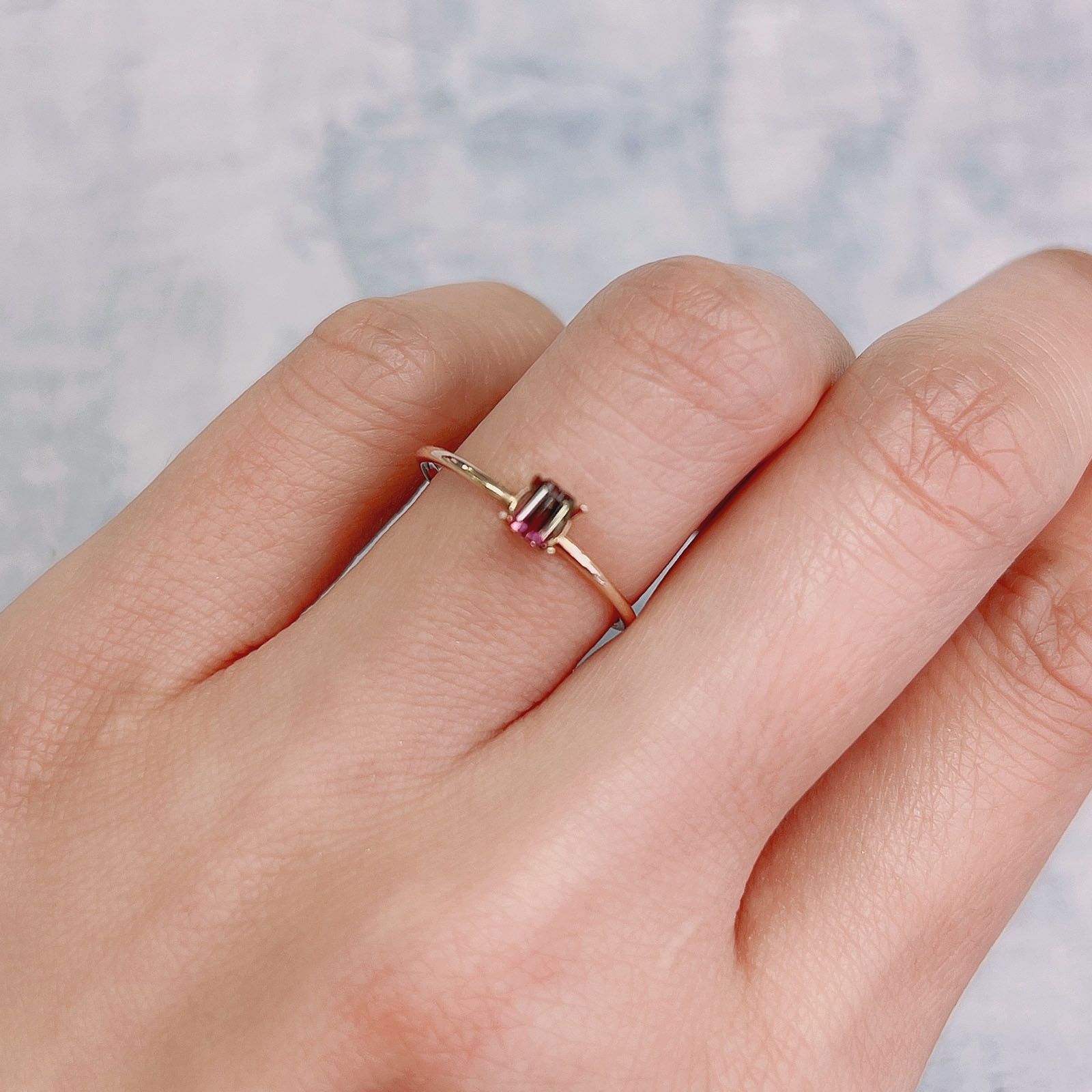 バイカラーサファイア(宝石名バイカラー・サファイア) タンザニア産 0.27ct 識別済[20117293]3.7×2.7mm前後