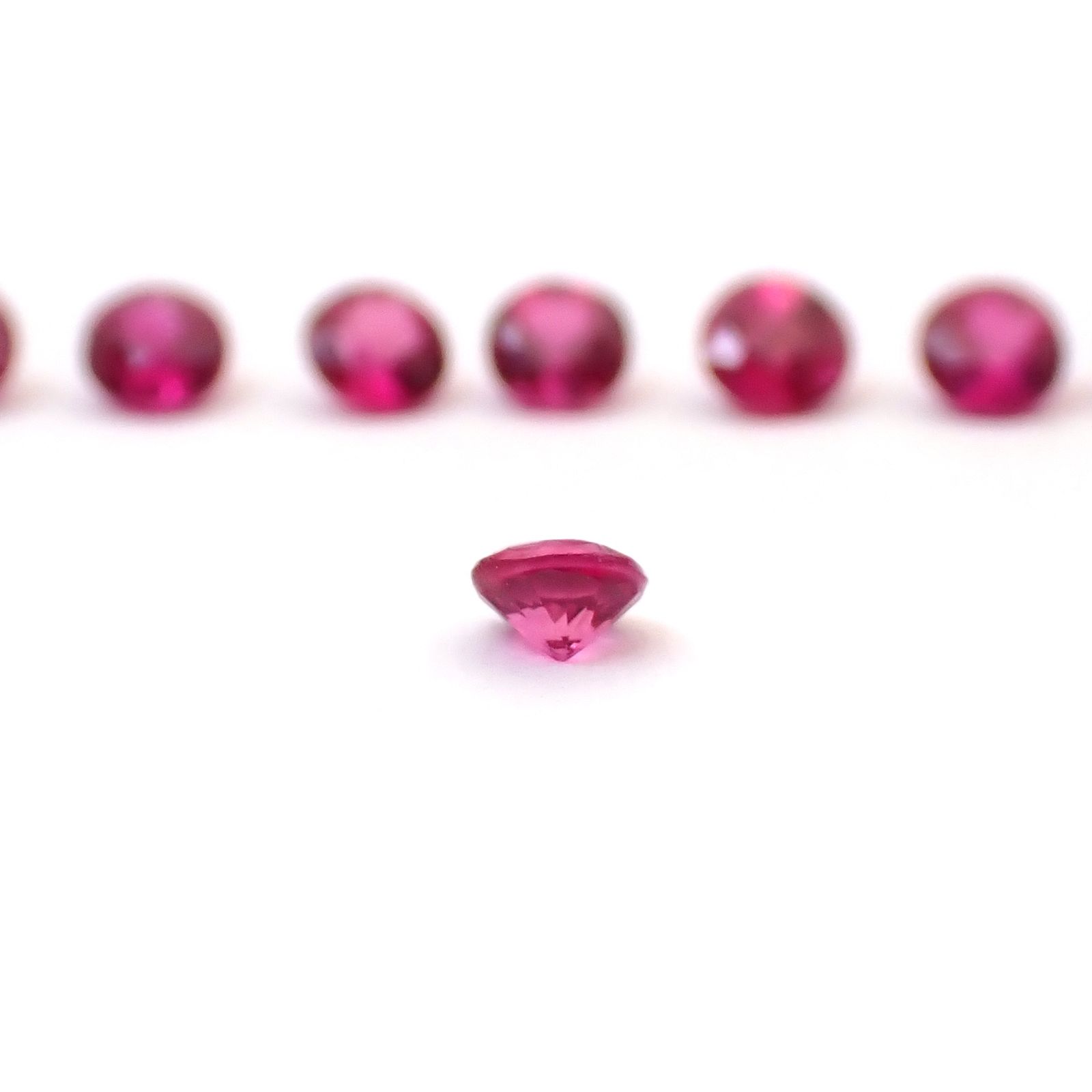 ルビー 9個セット タイ/モザンビーク産 0.50ct(9pcs合計) / 2.2x2.2mm前後 [260532281]