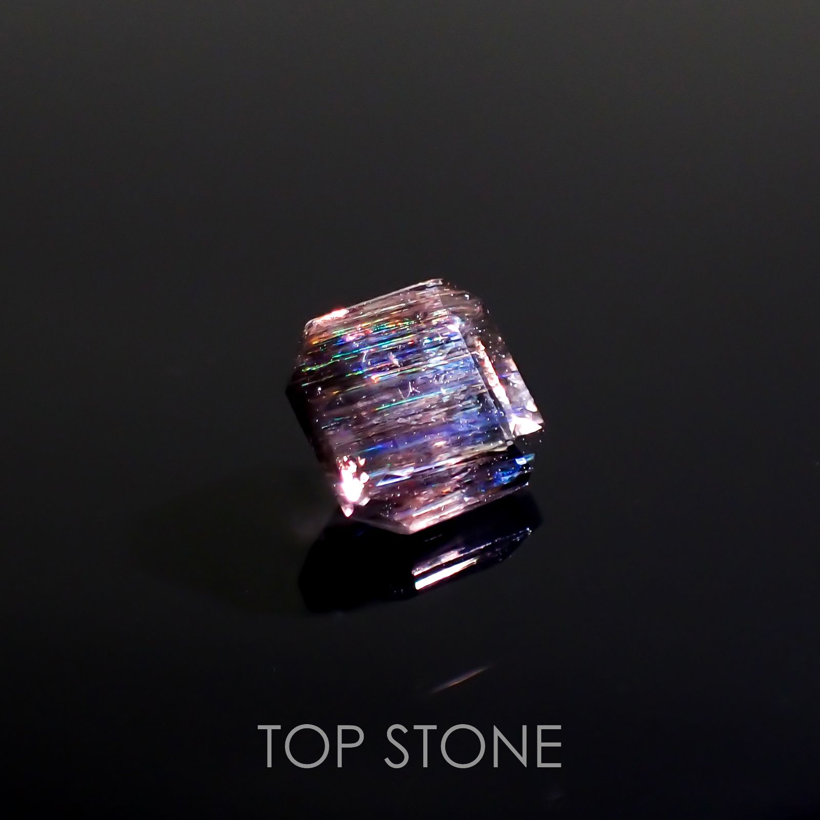 レインボースキャポライト ブラジル産 0.99ct[230220613]6x6mm前後