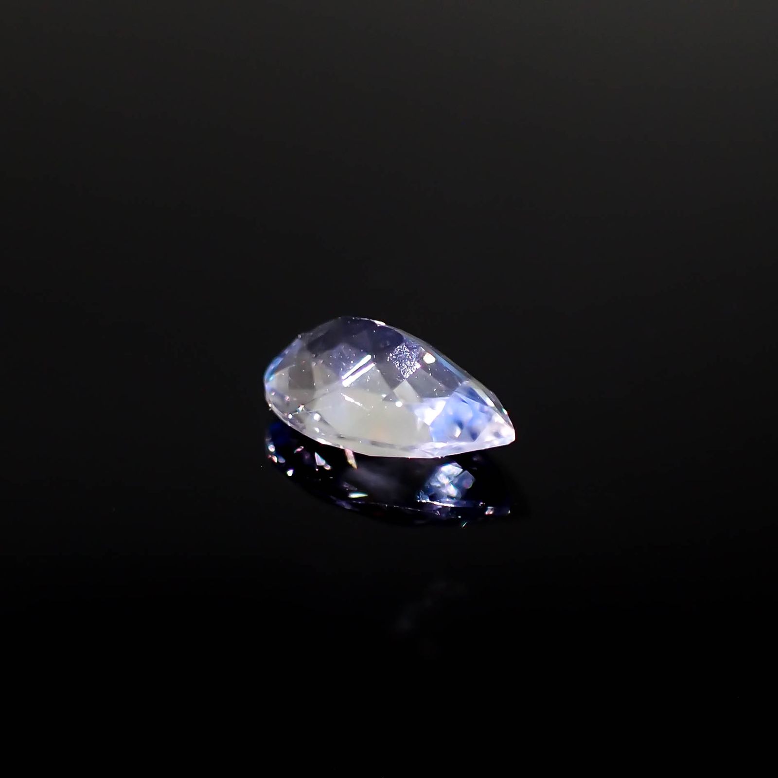 レインボームーンストーン ザンビア産 0.57ct[240326928]7.4x4.9mm前後