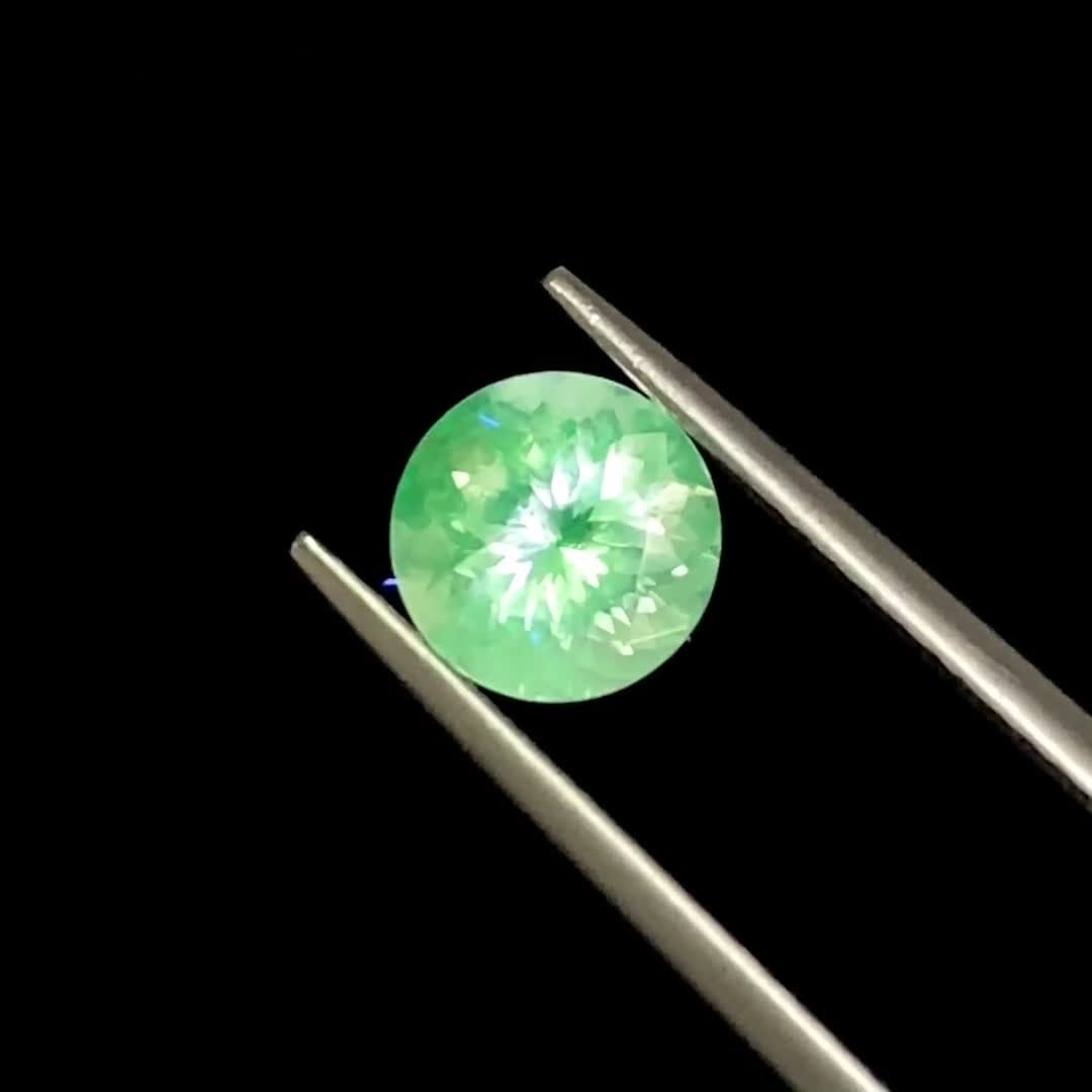 ハイアライトオパール(宝石名オパール)メキシコ産 1.013ct ソ付(彩珠