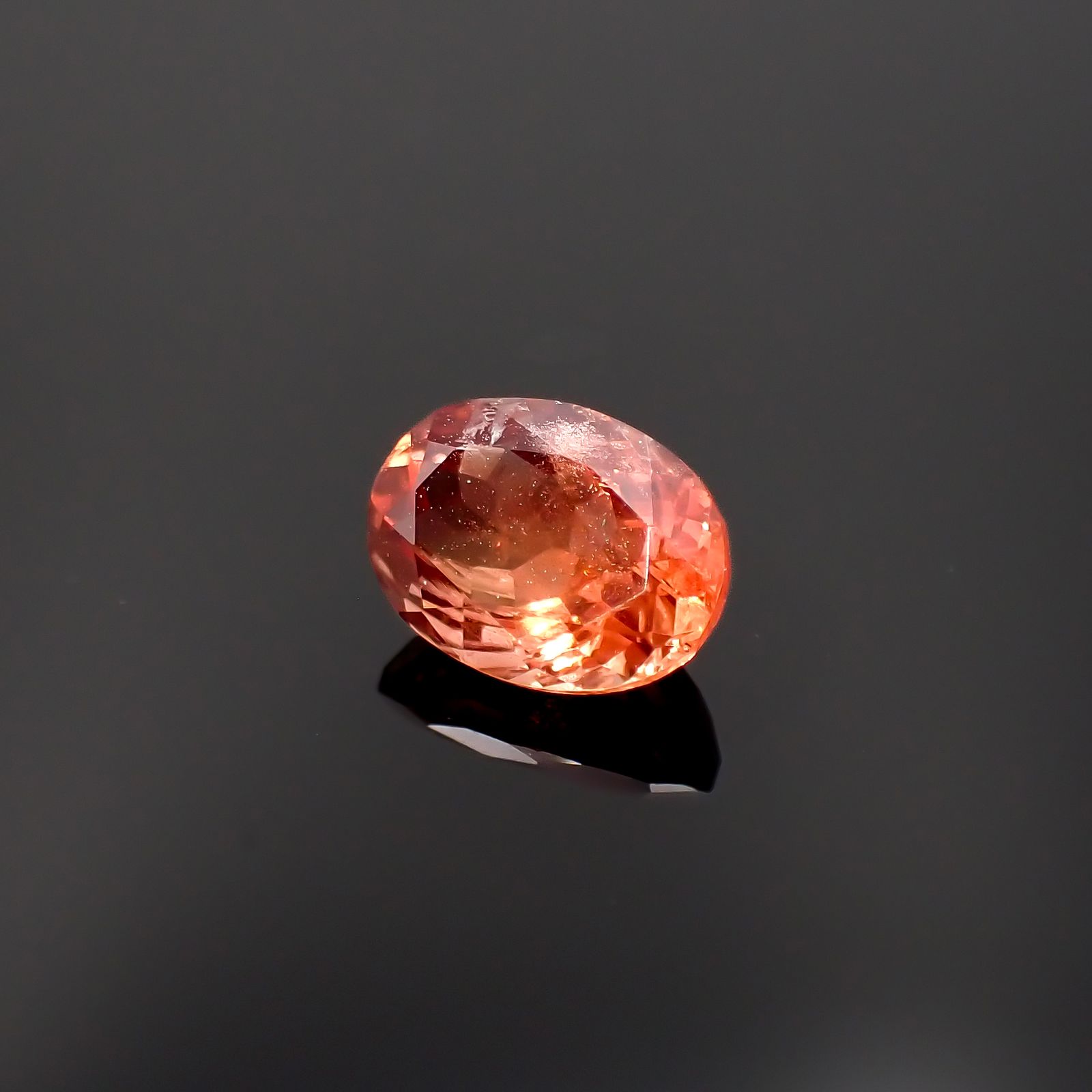 エチオピアサンストーン(宝石名アンデシン・ラブラドライト)エチオピア産 1.25ct 識別済[230321311]8.1x5.9mm前後