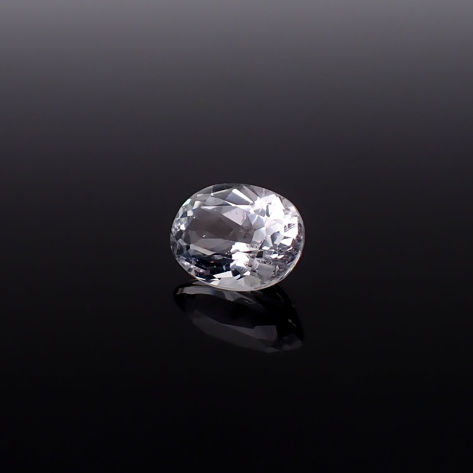 シルバーアパタイト フルオレッセンス アフリカ産 識別済 1.94ct / 8.8x6.6mm前後 [260632509]