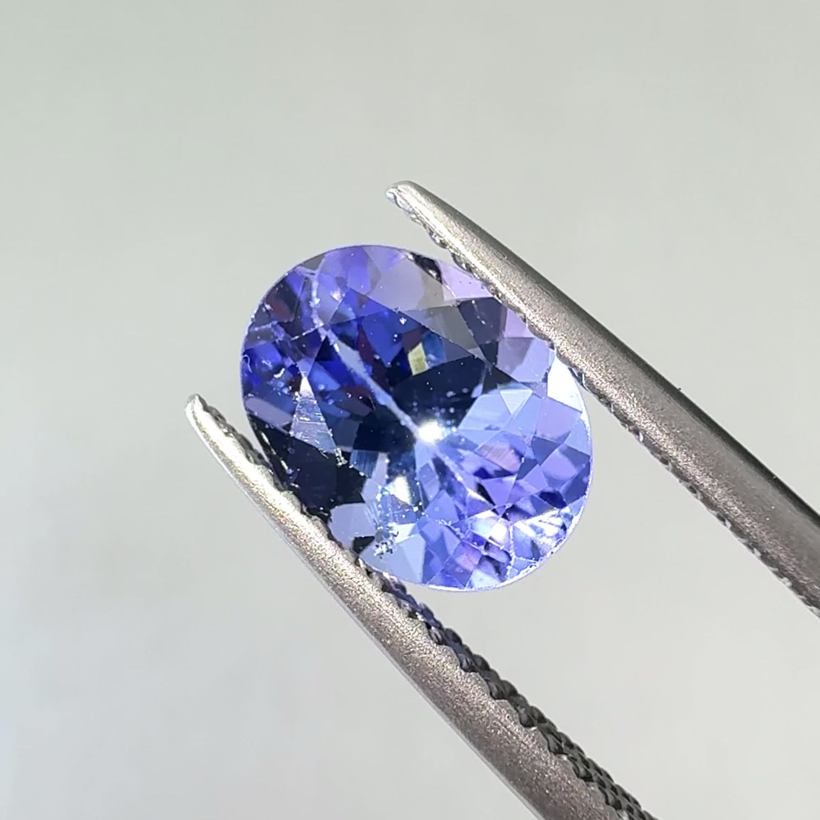 タンザナイト(宝石名タンザナイト) タンザニア産 識別済 1.60ct / 8.5