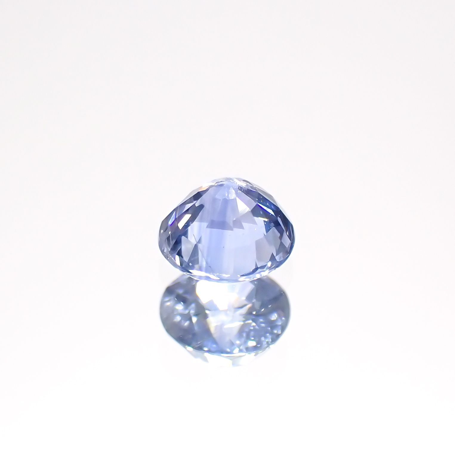 アイスブルーサファイア(宝石名サファイア)スリランカ/マダガスカル産 0.39ct 識別済[220515966]4.2x4.1mm前後