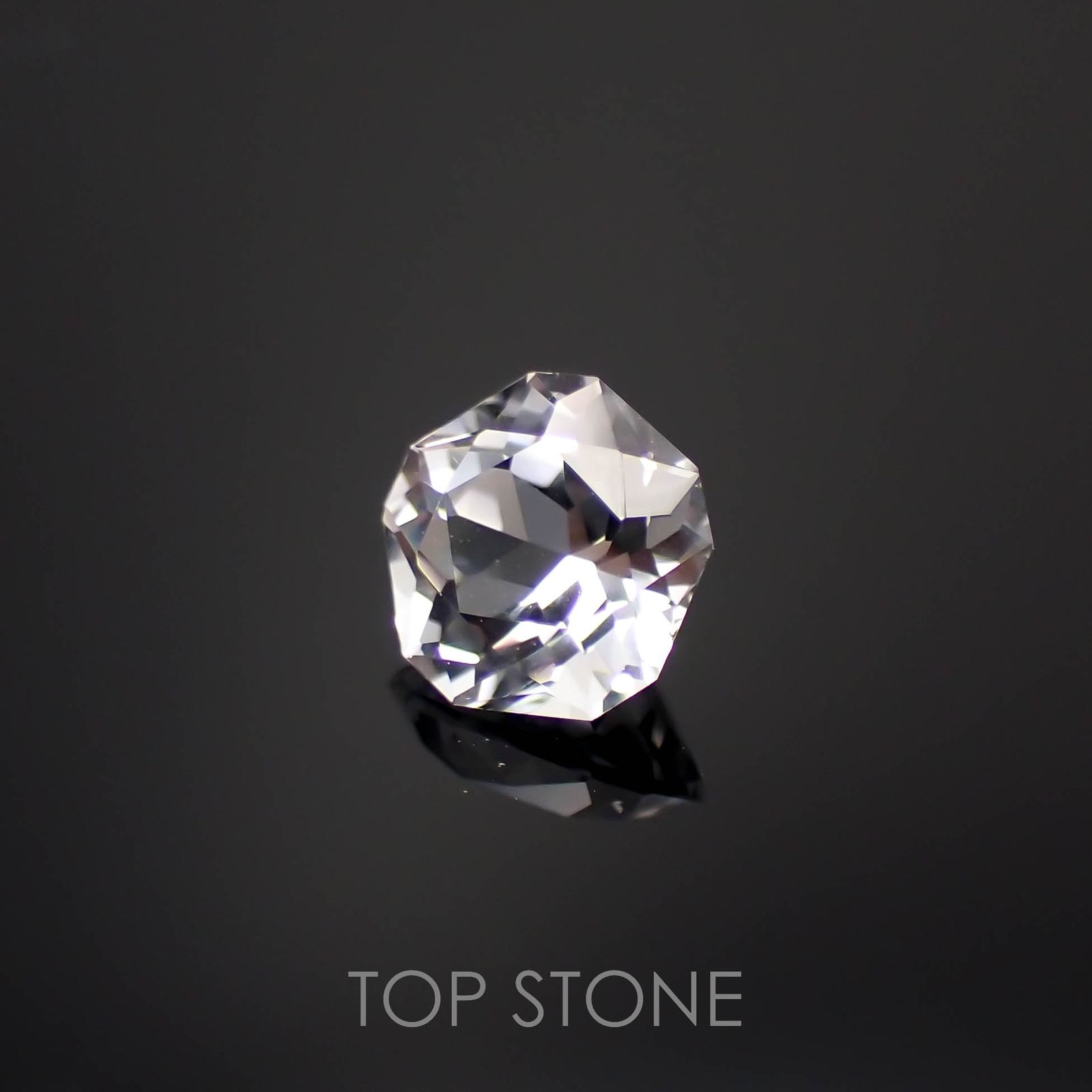 ◇カスタムカット◇ゴッシェナイト(宝石名ゴッシェナイト)ブラジル産 0.58ct 識別済[221219399]5.4x5.4mm前後