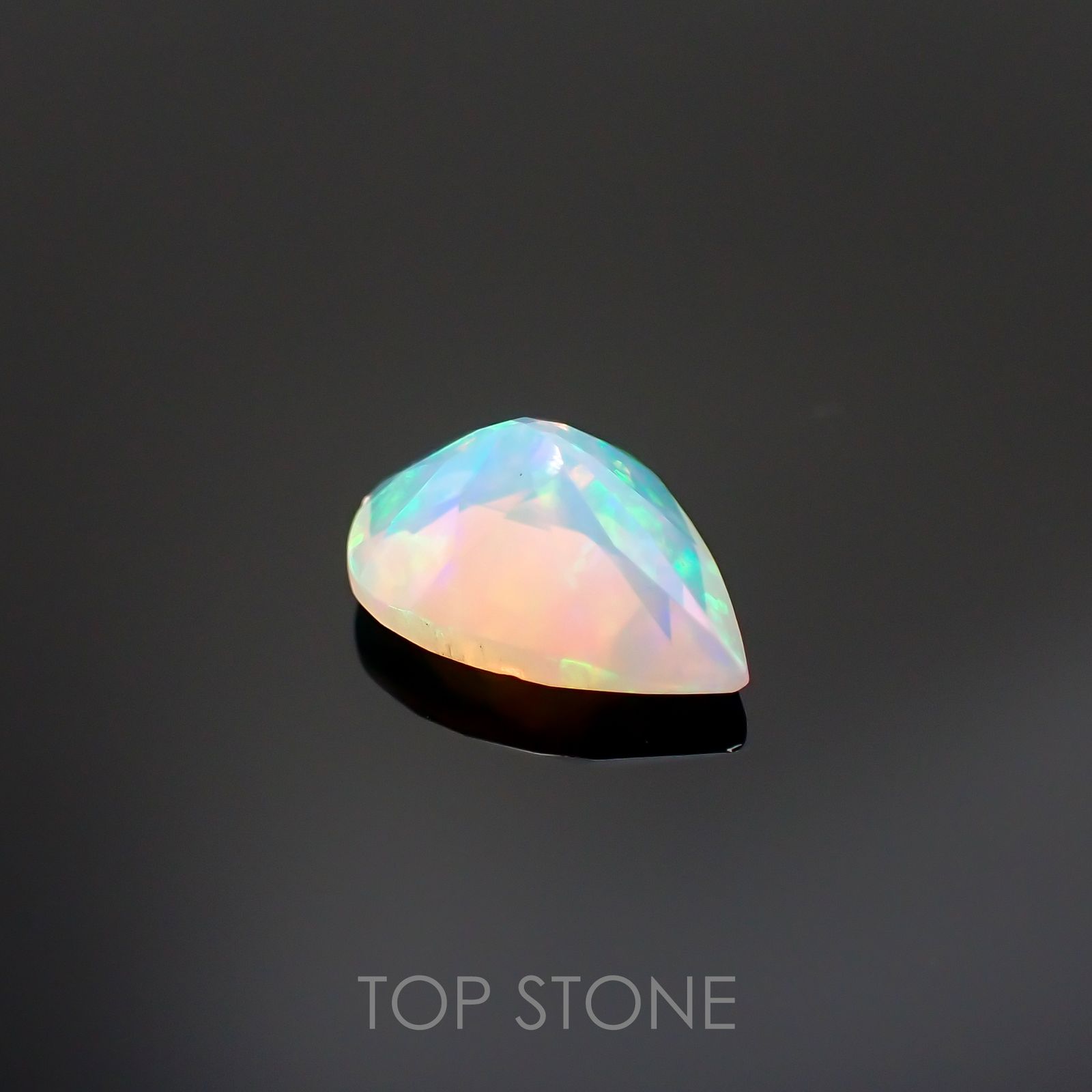 エチオピアオパール(宝石名オパール)エチオピア産 1.01ct 識別済[220114786]9.7x7mm前後