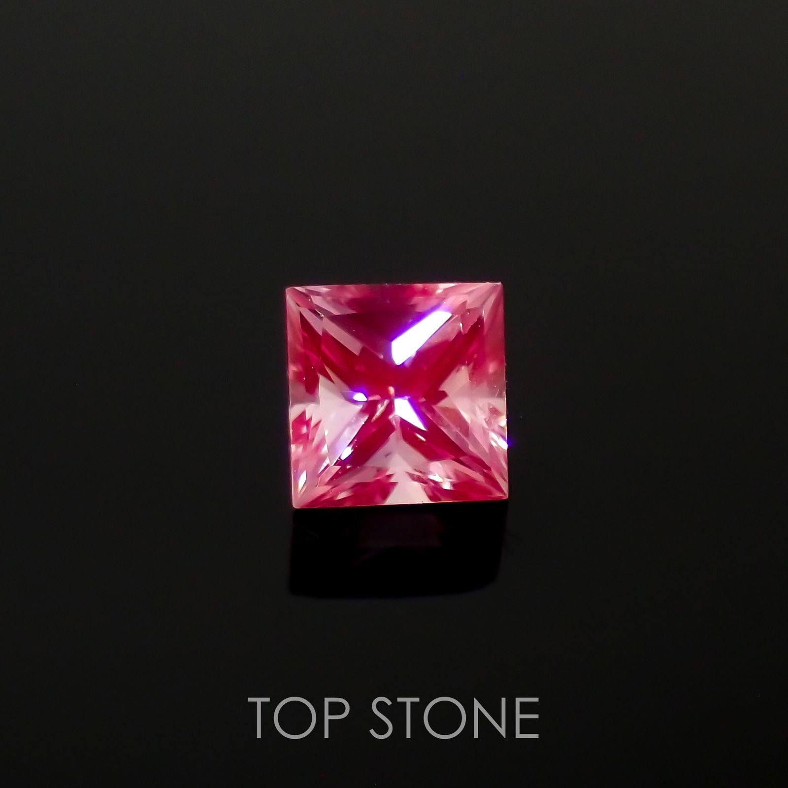 ◇プリンセスカット◇アイスラベンダーサファイア(宝石名サファイア)東アフリカ産 0.23ct 識別済[230120235]3.2x3.2mm前後