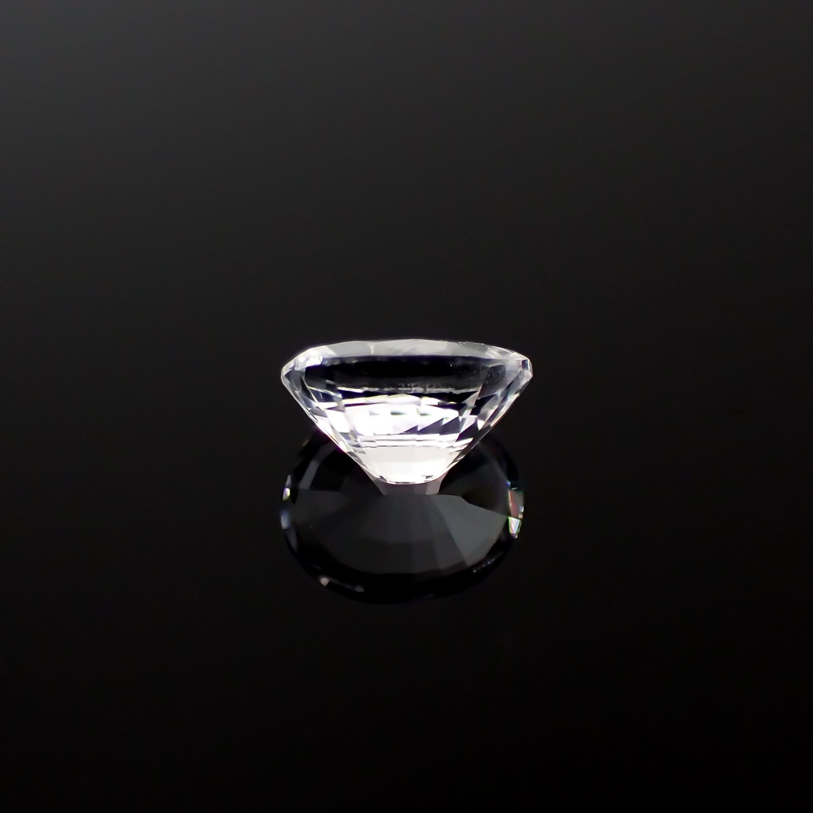カラーレスサファイア スリランカ産 0.45ct[240527480]5.1x4.1mm前後