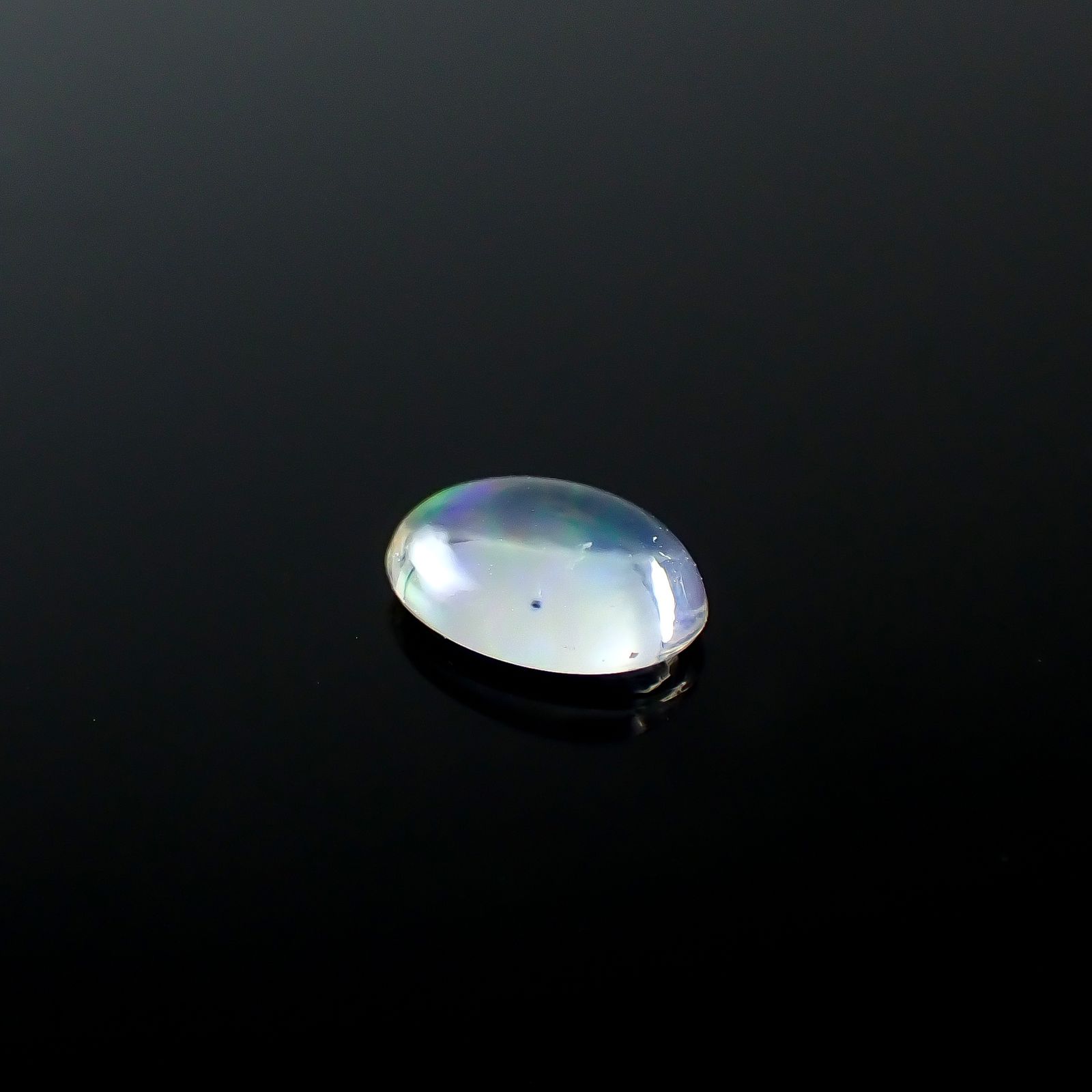 ウォーターオパール メキシコ産 0.56ct / 7.4x5.2mm前後 [250930997]