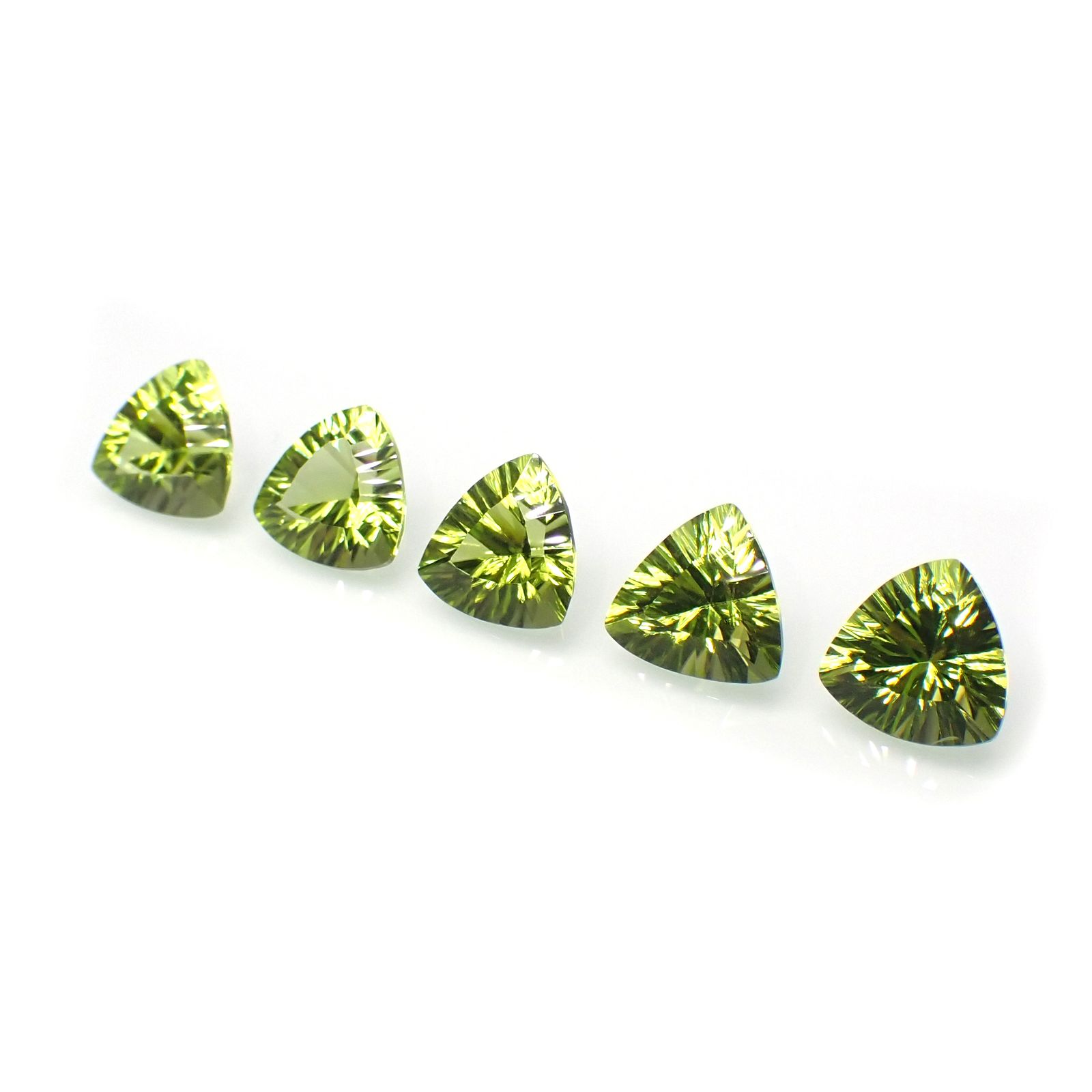 <ランダムセレクト1個販売>◇コンケーブカット◇ペリドット 中国産 約0.97-1.36ct[230722579]7x7mm前後