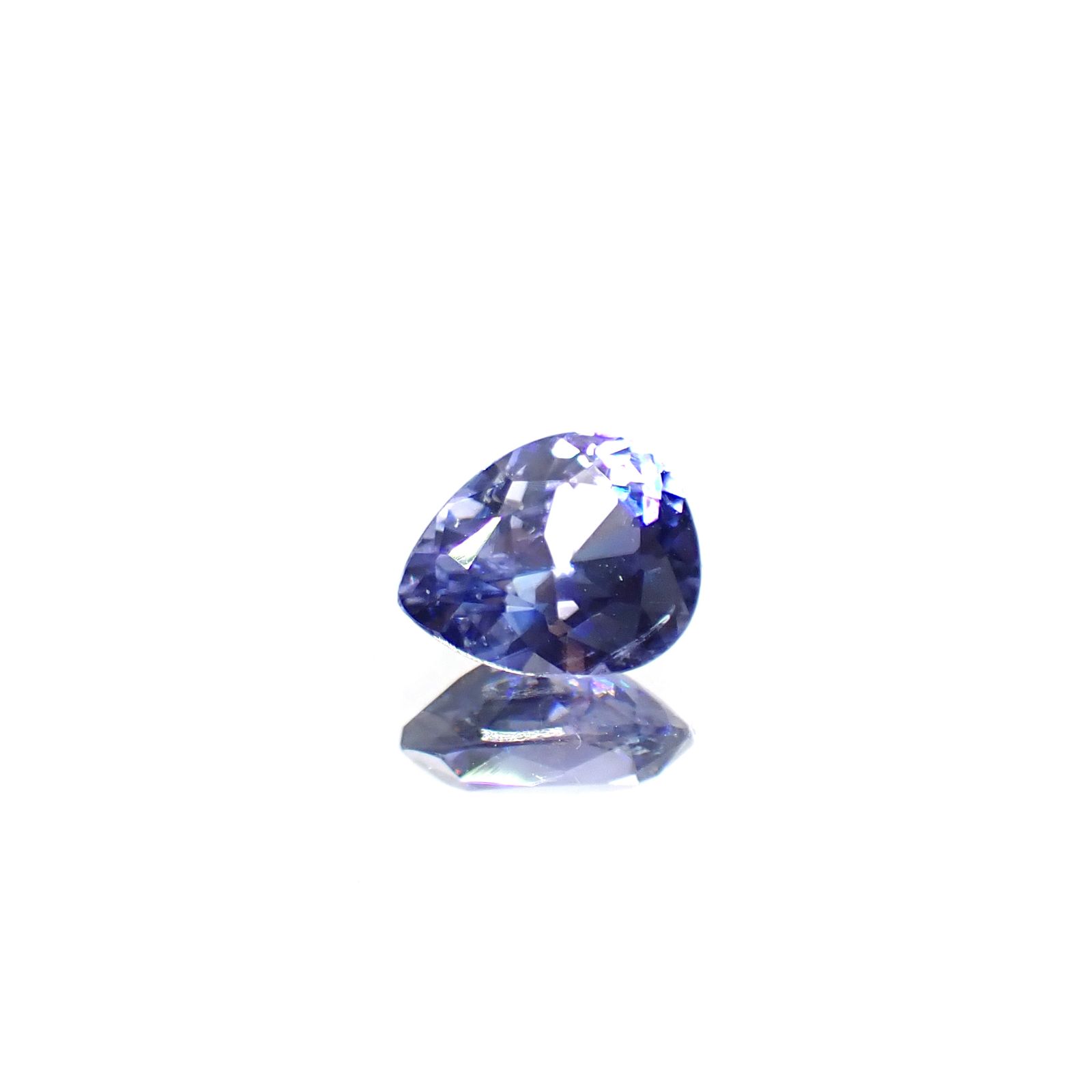 ベニトアイト アメリカ・カリフォルニア州産 0.63ct / 6x4.9mm前後 [251031292]