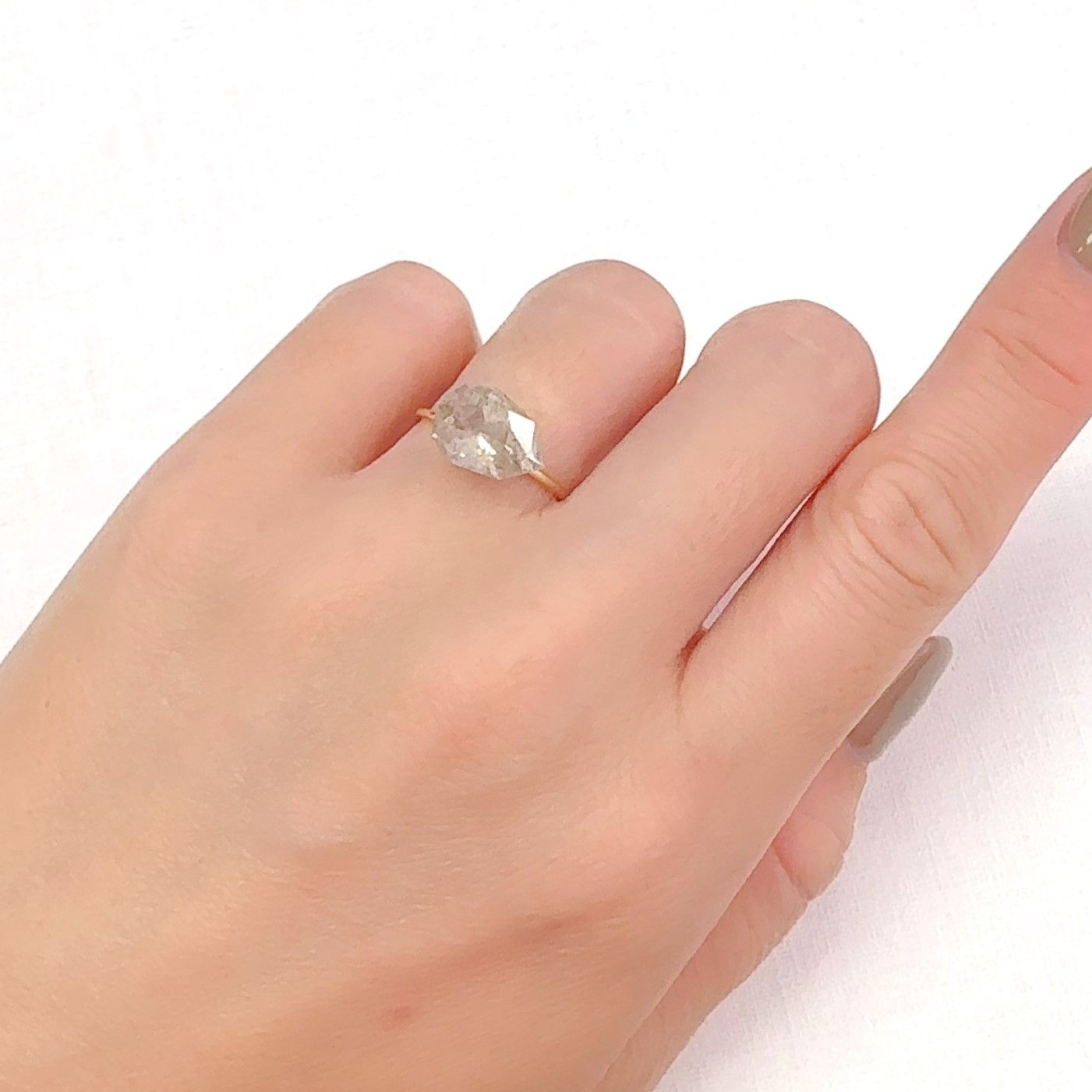 ◇カスタムカット◇ティンカーベルクォーツ ブラジル産 2.27ct[240628167]11.7x8.2mm前後