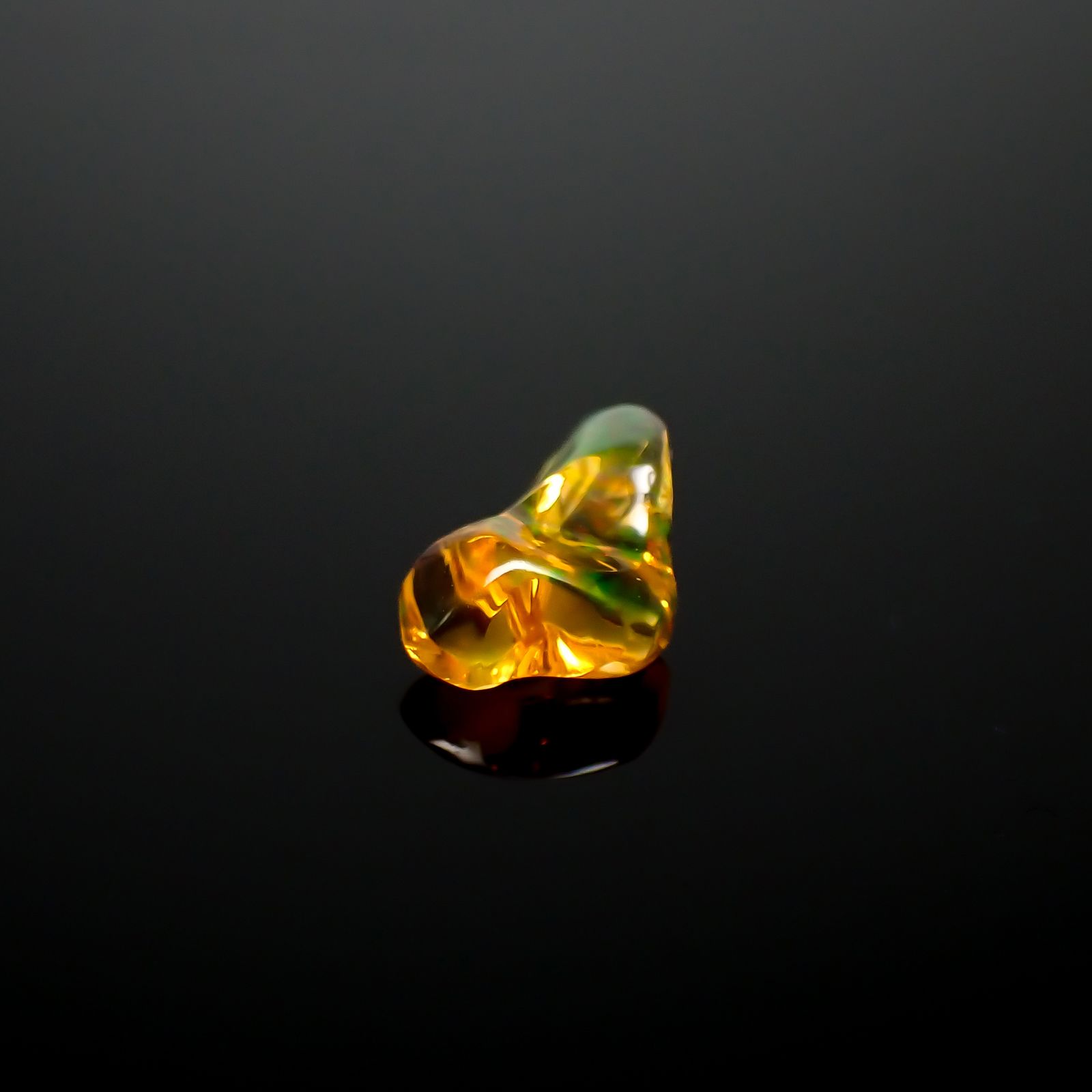 ファイヤーオパール 原石 メキシコ産 0.48ct[240226184]8.1x3.7mm前後