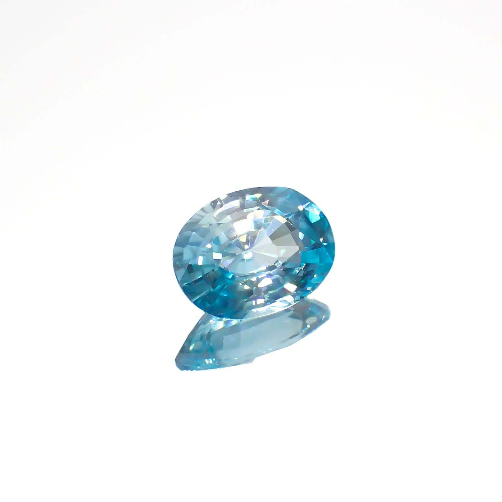 バイカラーブルージルコン カンボジア産 1.52ct[221018643]8x5.9mm前後