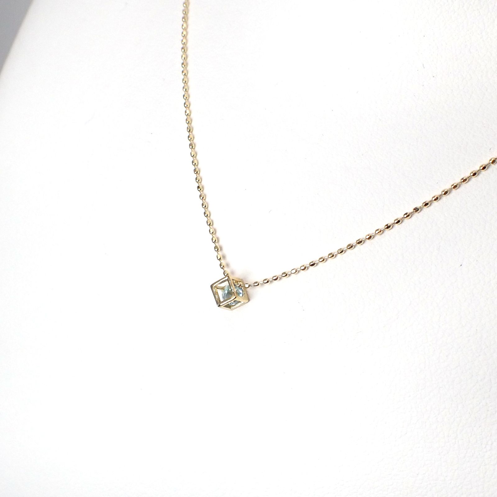 ◇K18 Reinette（レネット）◇ブルートパーズ | キューブボックスデザイン [チャーム/ペンダントトップ※チェーン別売り]