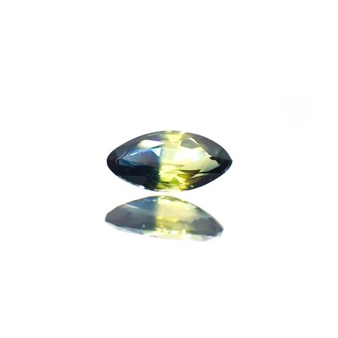 バイカラーサファイア(宝石名サファイア)マダガスカル/オーストラリア産 0.35ct 識別済[250114851]6.2x3.1mm前後
