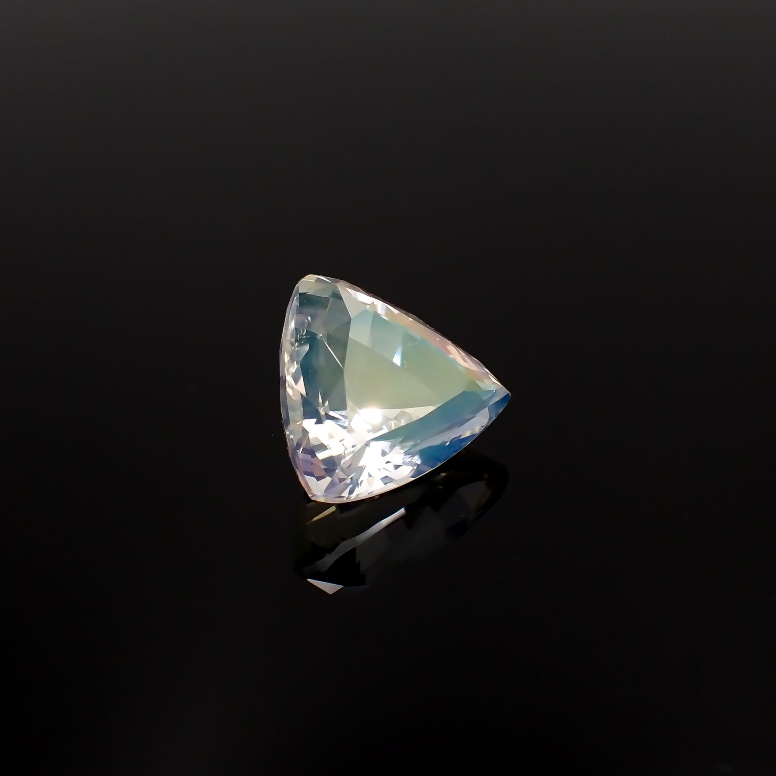 レインボームーンストーン マダガスカル産 5.12ct[230522281]11.1x12.3mm前後