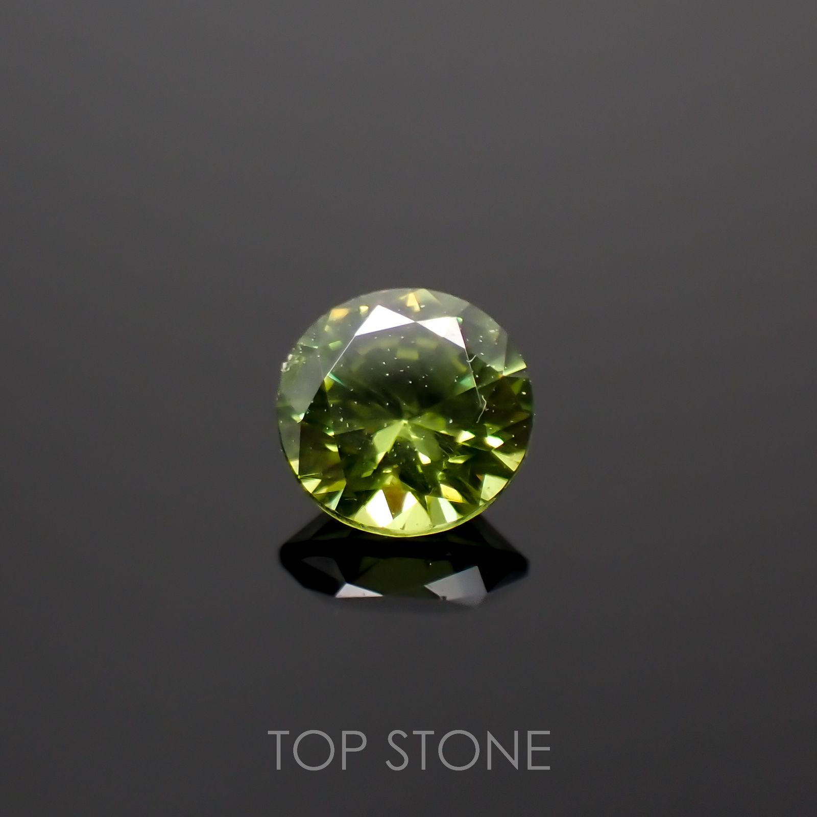デマントイドガーネット(宝石名デマントイド・ガーネット)ロシア産 0.18ct 識別済[221119166]3.4x3.4mm前後