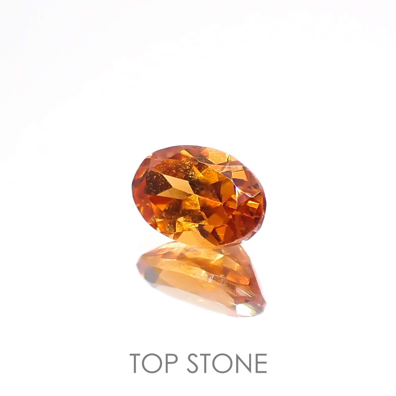 スペサルティンガーネット(宝石名ガーネット)タンザニア産 0.69ct 識別済[220817545]6.2x4mm前後