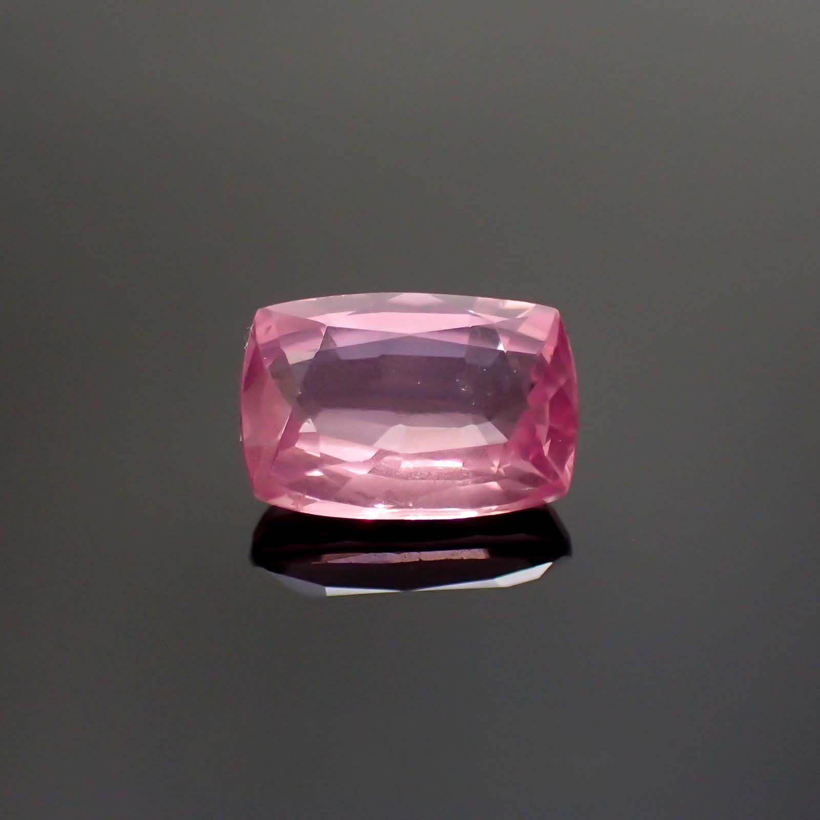ピンクスピネル(宝石名ピンク・スピネル)タンザニア産 1.120ct ソ付(彩珠)[230722569]7.3x5mm前後