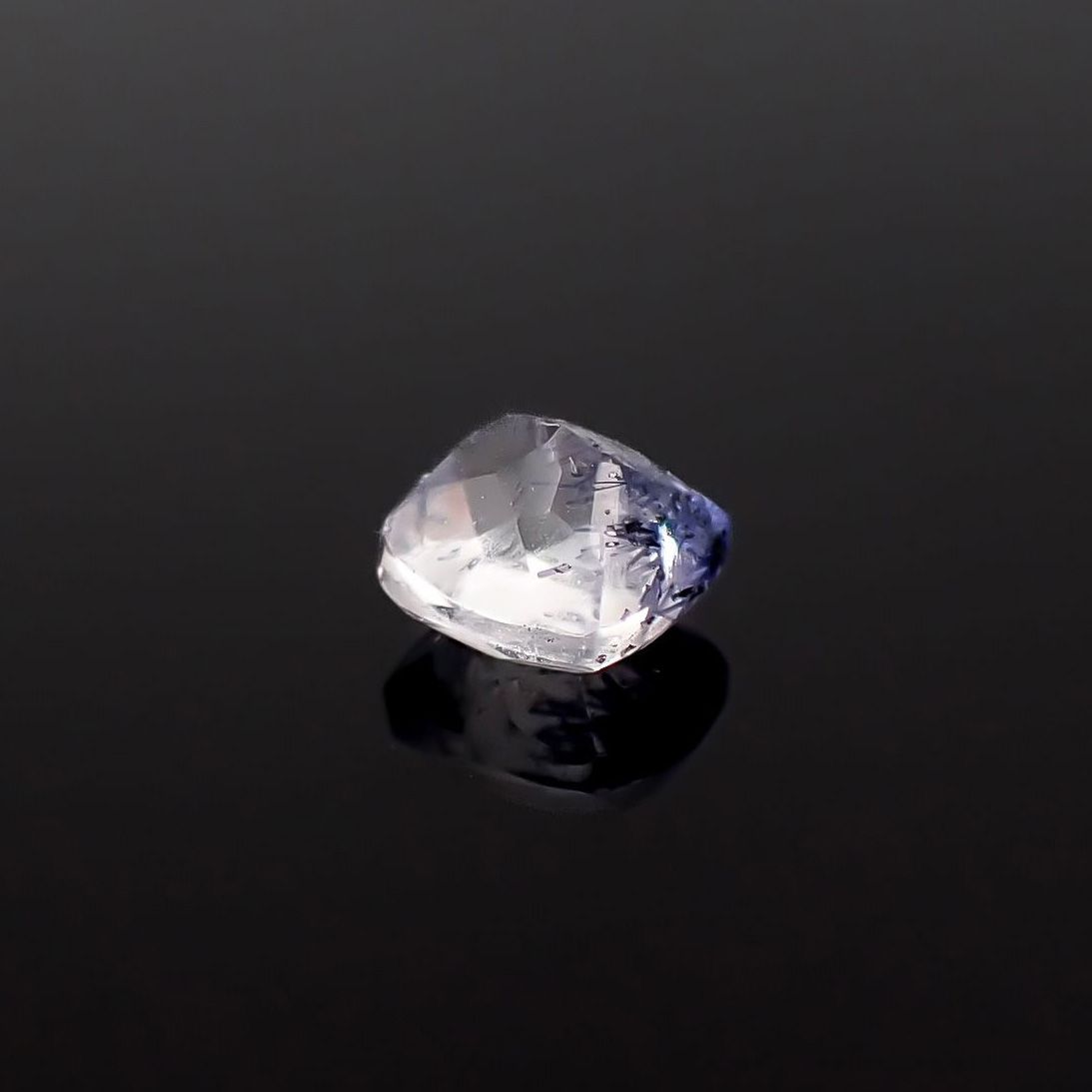 デュモルチェライトインクォーツ ブラジル産 0.45ct / 4.6x4.4mm前後 [260331857]