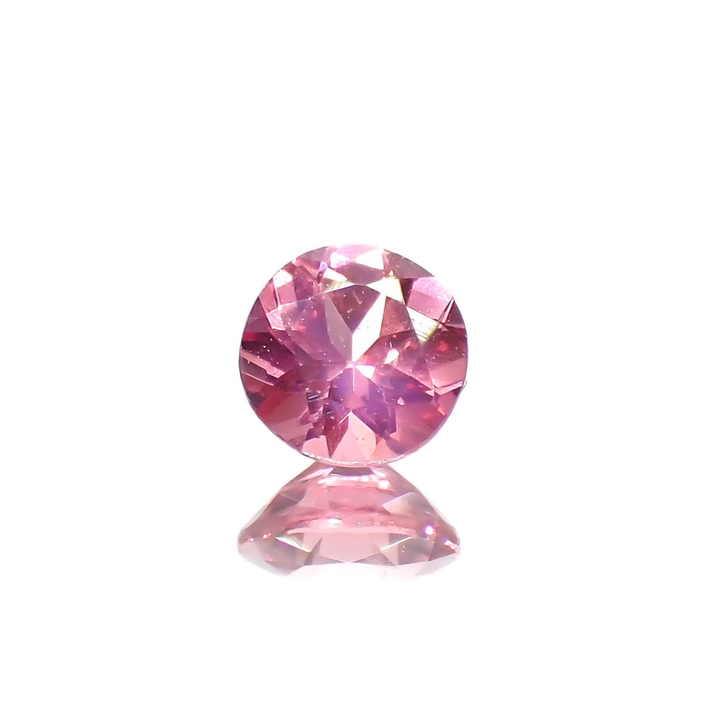 ピンクスピネル(宝石名ピンク・スピネル)タンザニア産 0.26ct 識別済[230321140]3.9x3.9mm前後