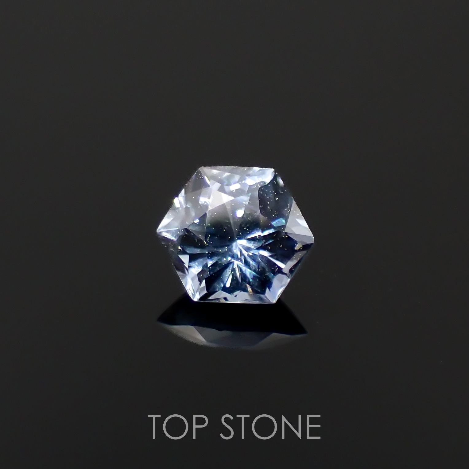 ◇ヘキサゴンカット◇バイオレットスピネル(宝石名スピネル)ビルマ/マダガスカル産 0.38ct 識別済[230220662]4.2x4.1mm前後