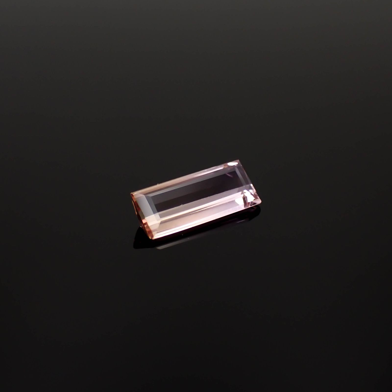 バイカラートパーズ ブラジル産 1.74ct[230521918]11.8x4.9mm前後
