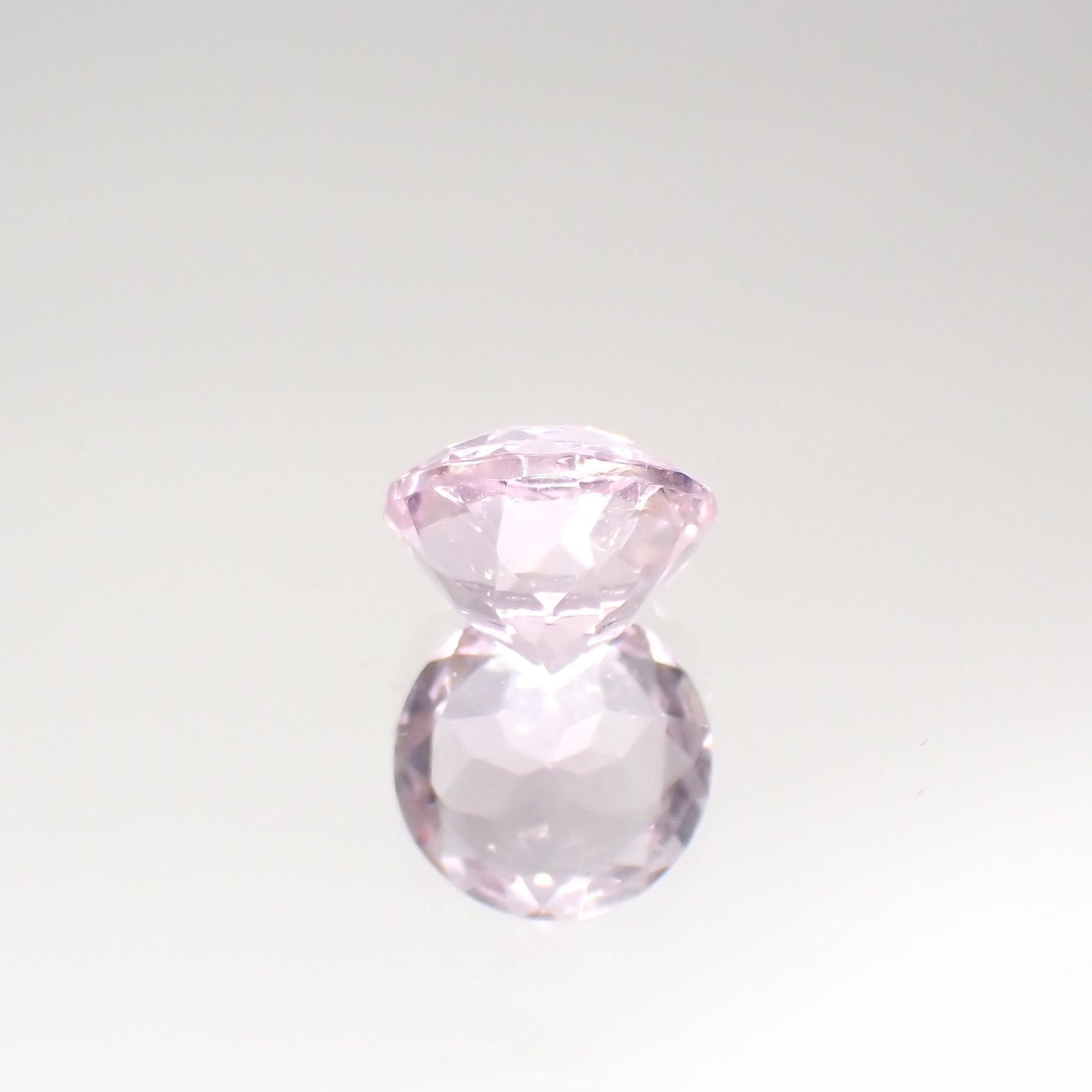 ピンクフローライト(宝石名フルオライト)ブラジル産 3.33ct 識別済[220115132]9.1x9mm前後