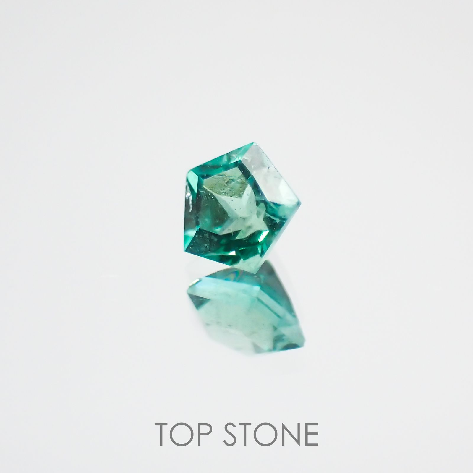 ◇ペンタゴンカット◇エメラルド ザンビア産 ルース 0.102ct[210611003]3×3.1mm前後